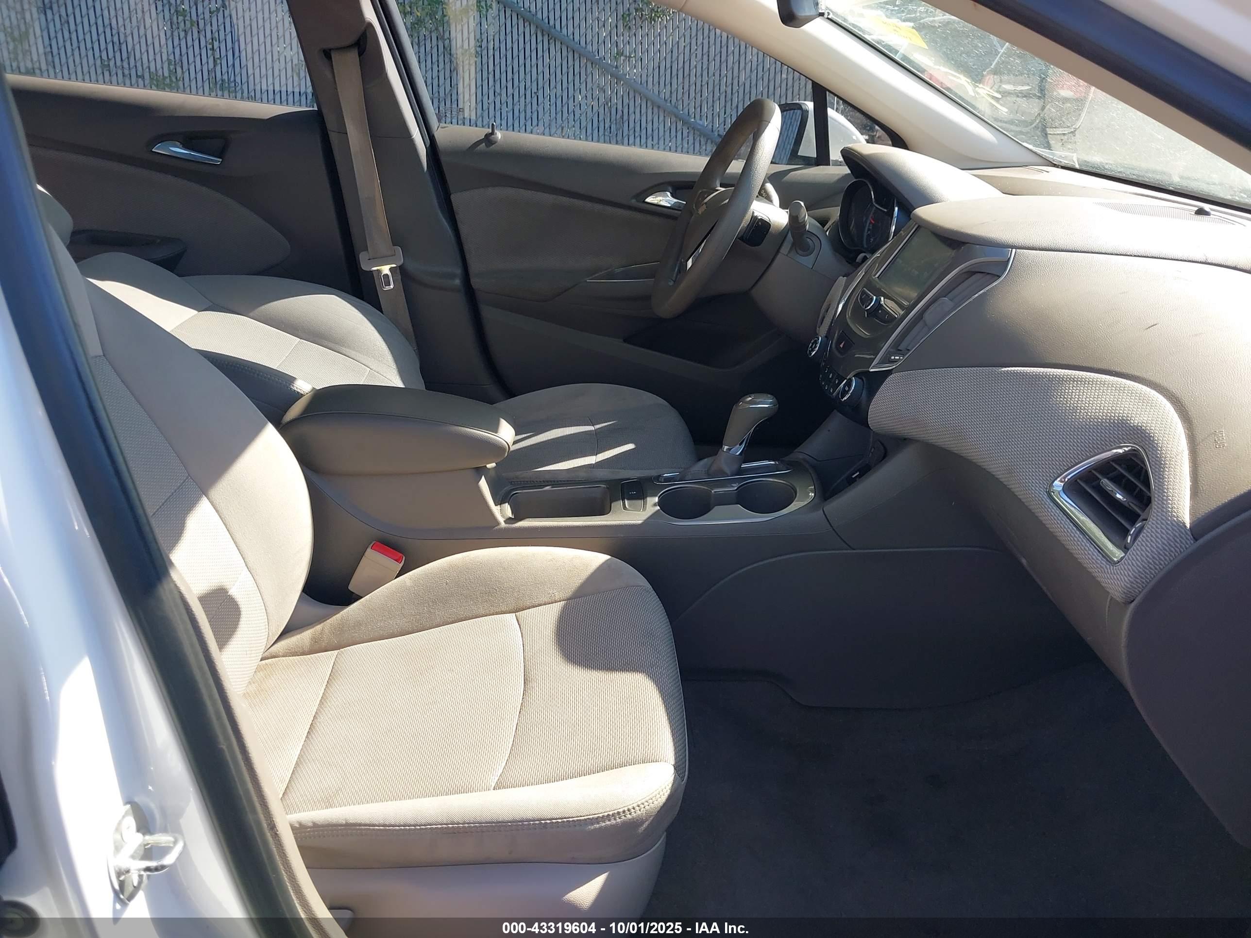 CHEVROLET CRUZE image 5