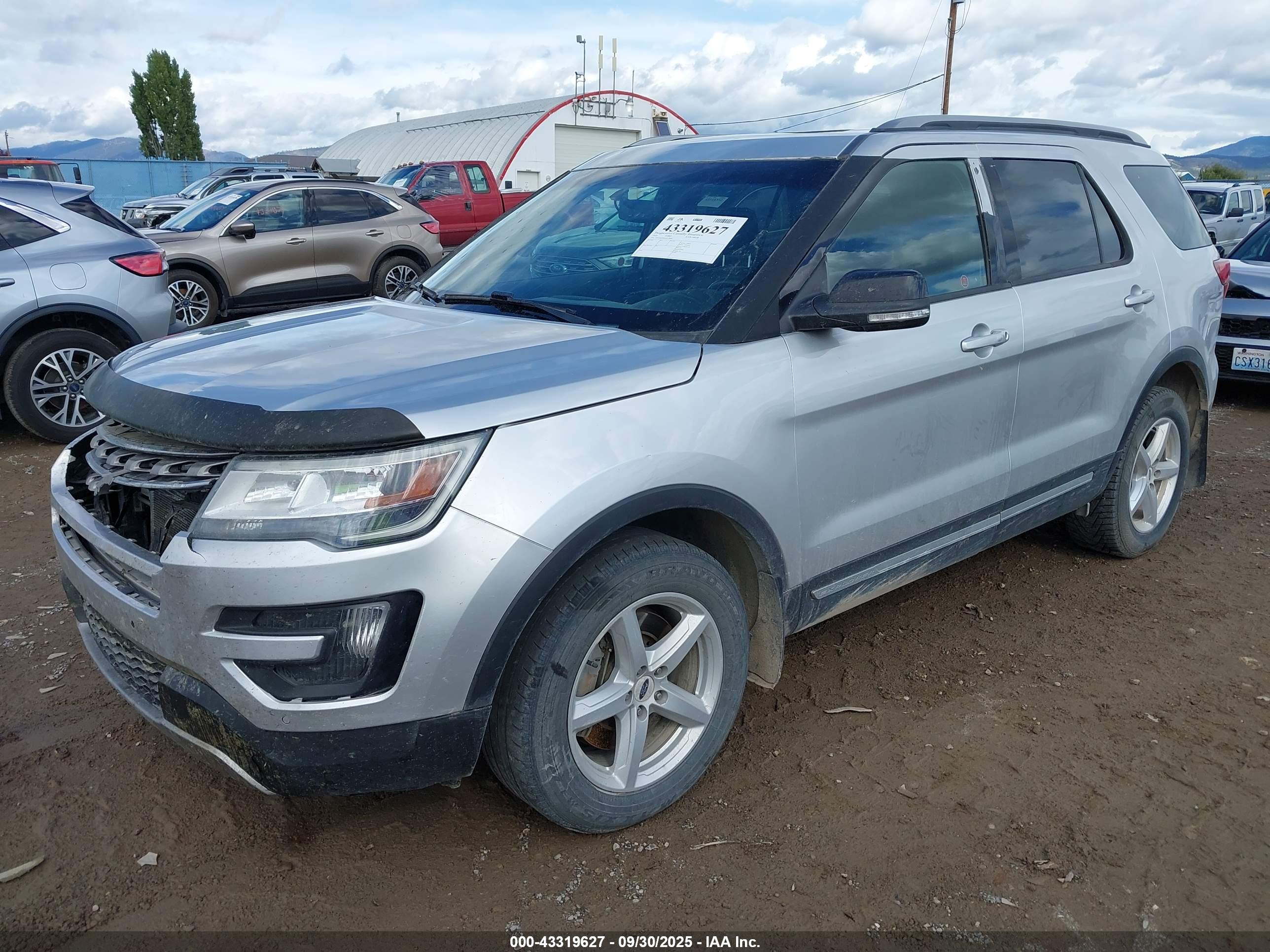 FORD EXPLORER image 2