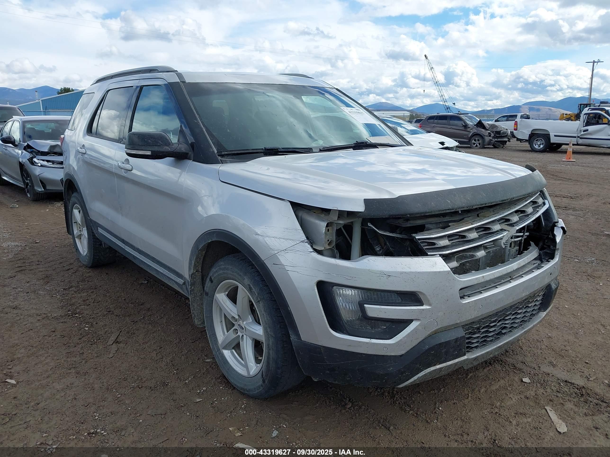 FORD EXPLORER image 6