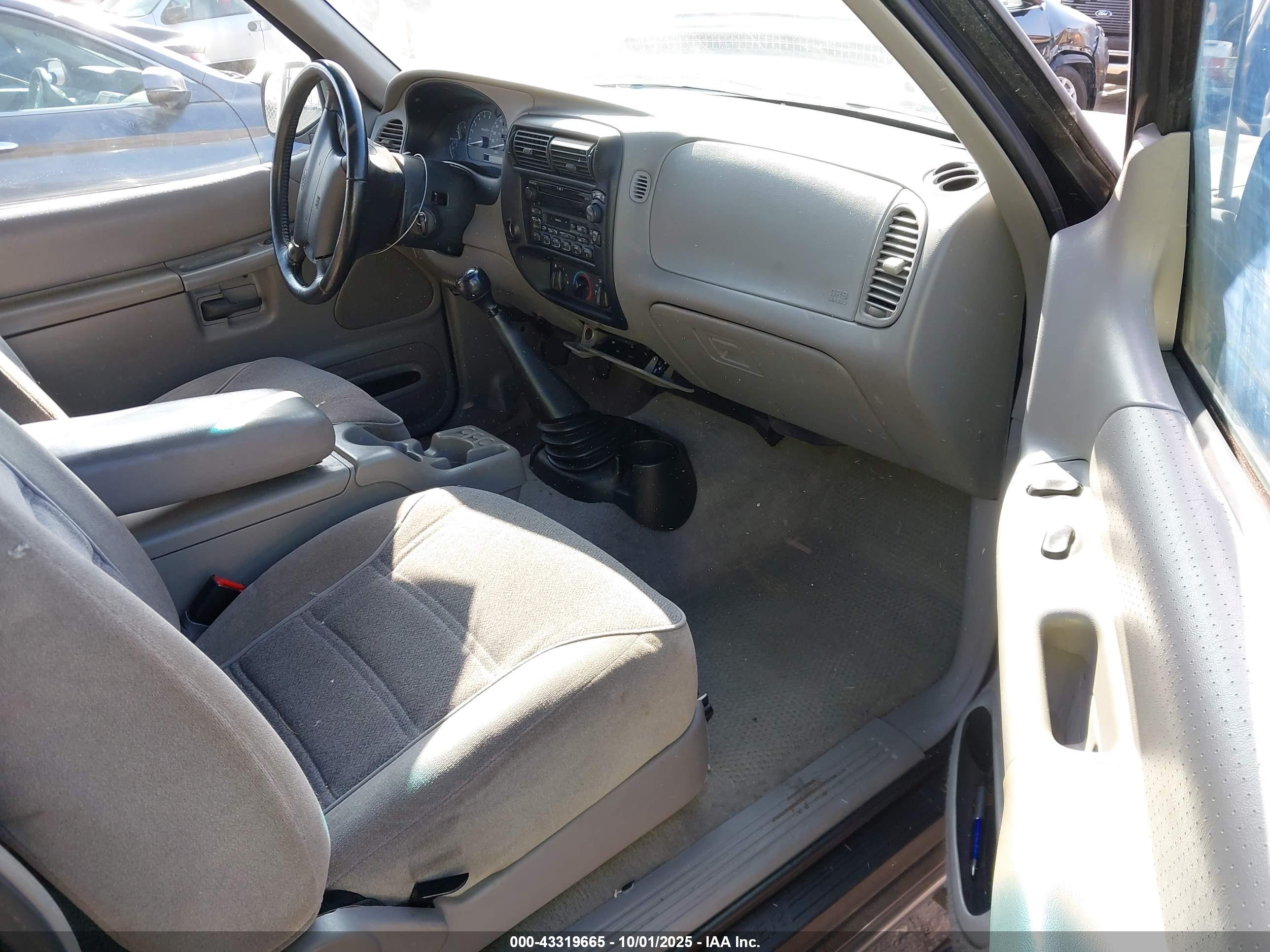 FORD EXPLORER image 5