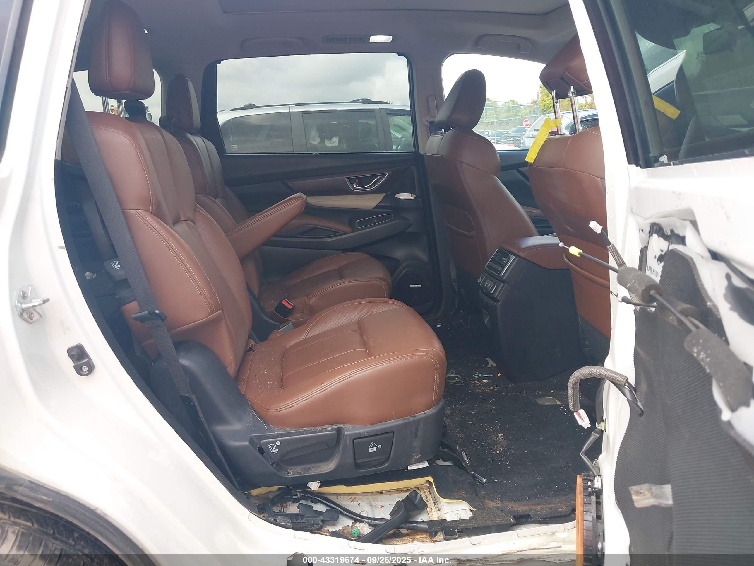 SUBARU ASCENT image 8