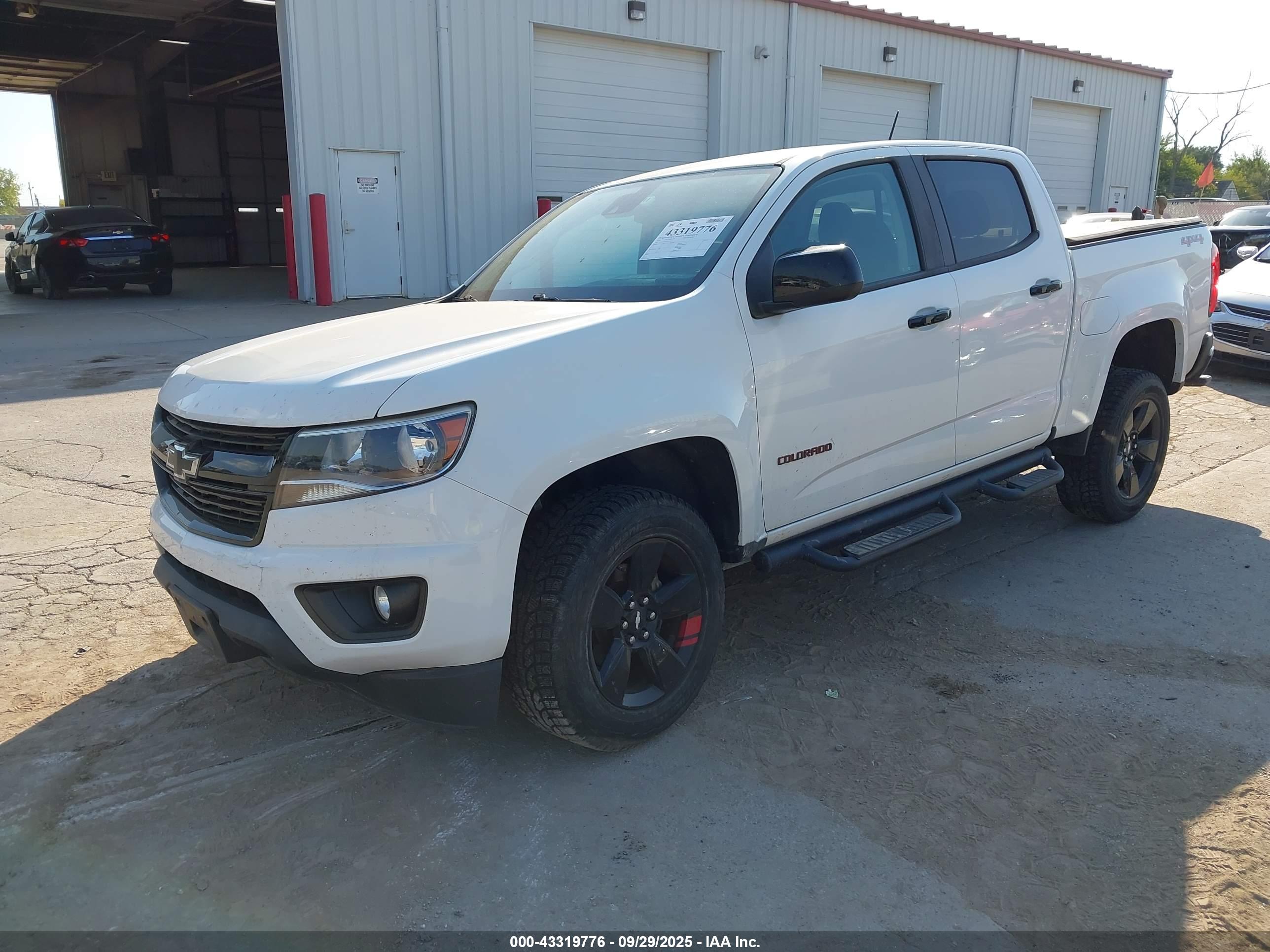 CHEVROLET COLORADO image 2