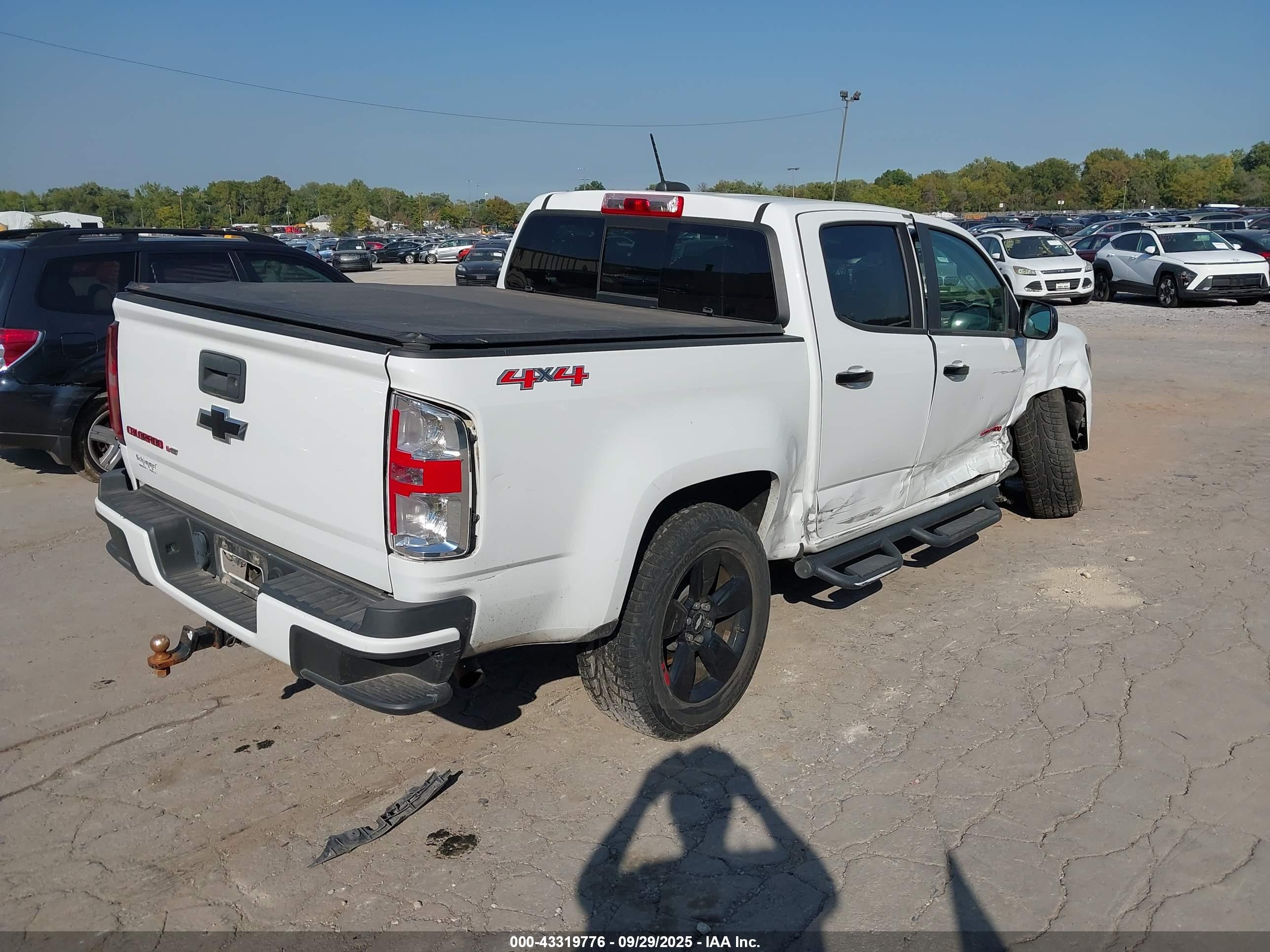 CHEVROLET COLORADO image 4