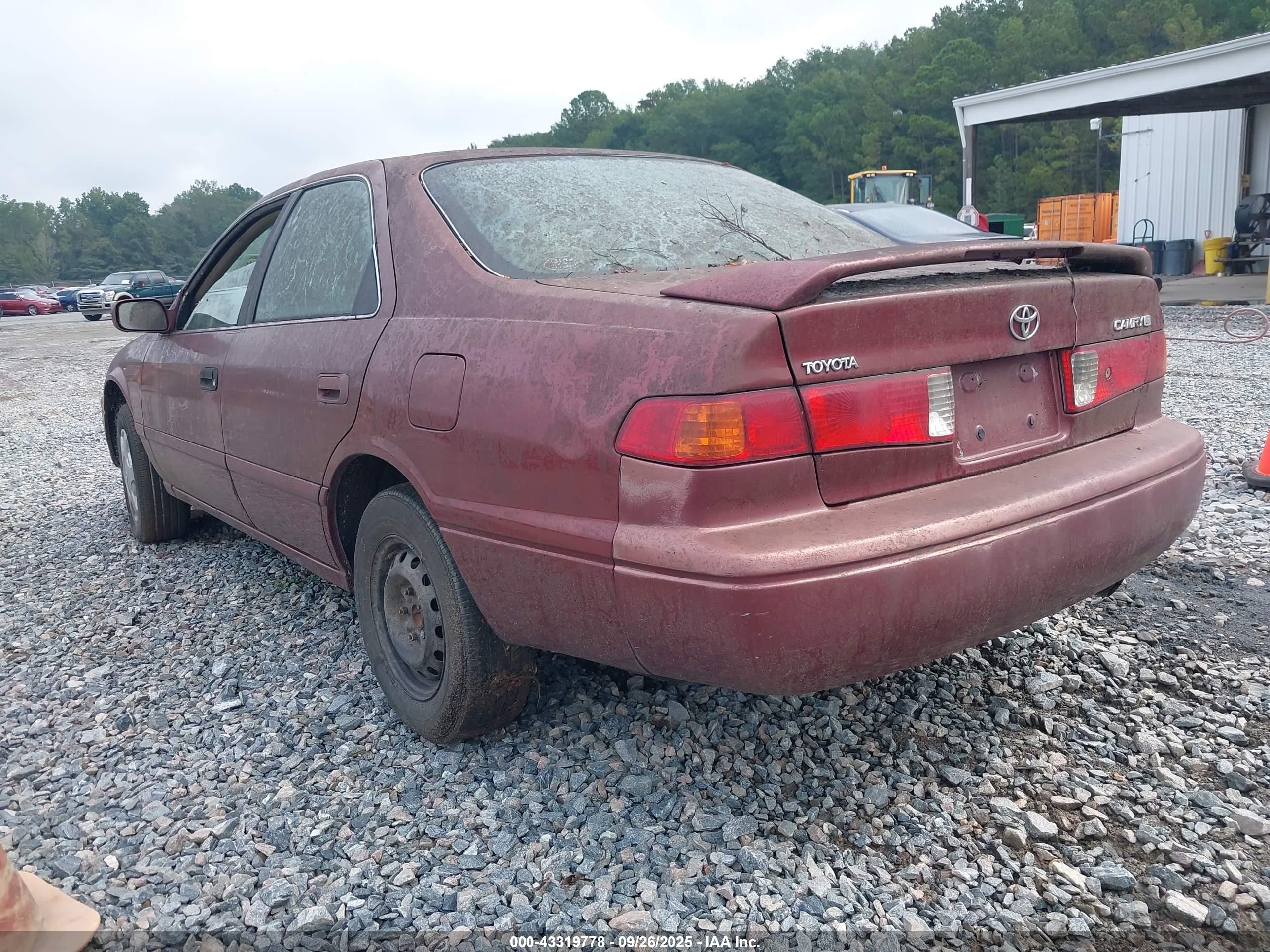TOYOTA CAMRY image 3