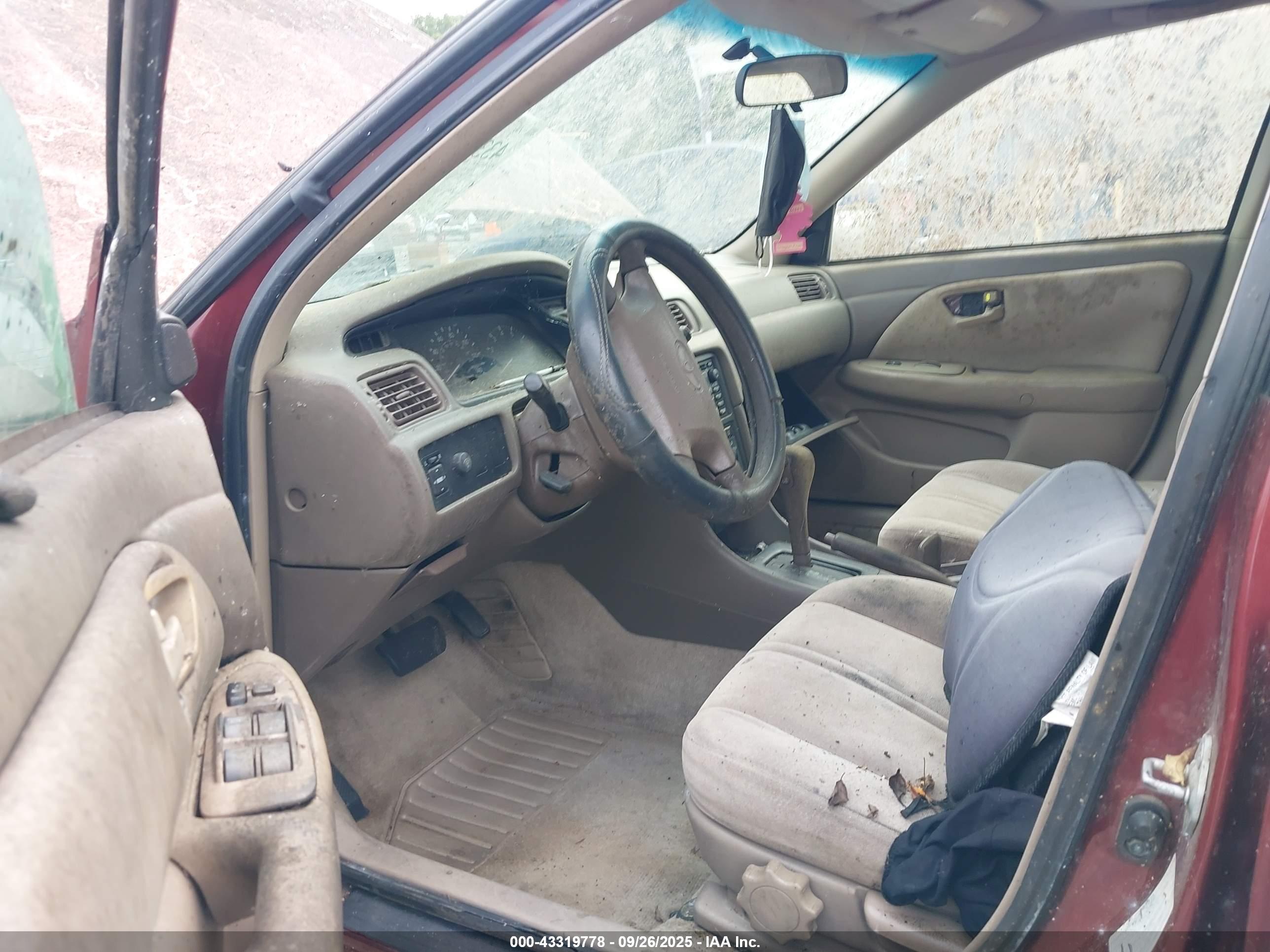 TOYOTA CAMRY image 5