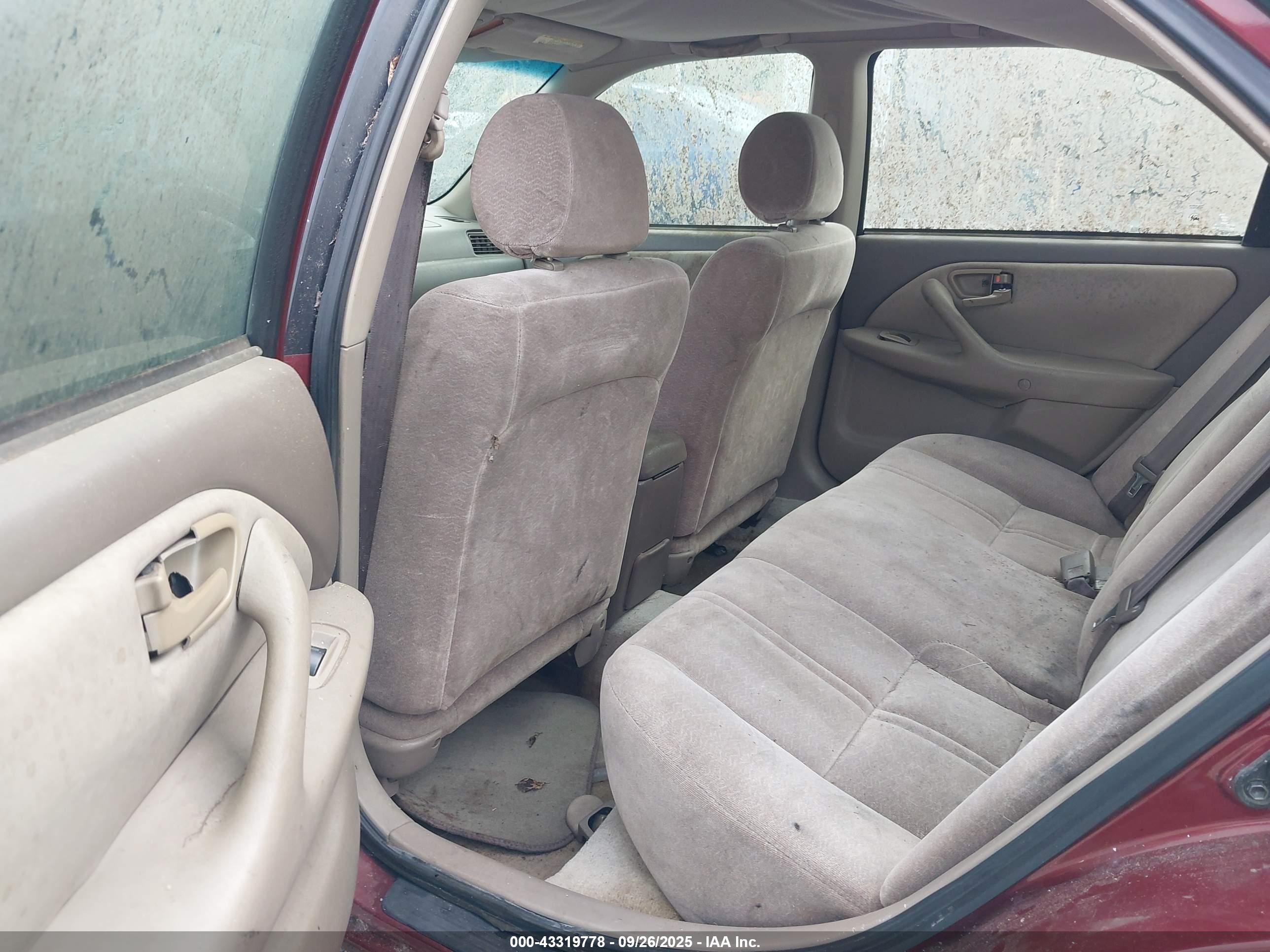 TOYOTA CAMRY image 8