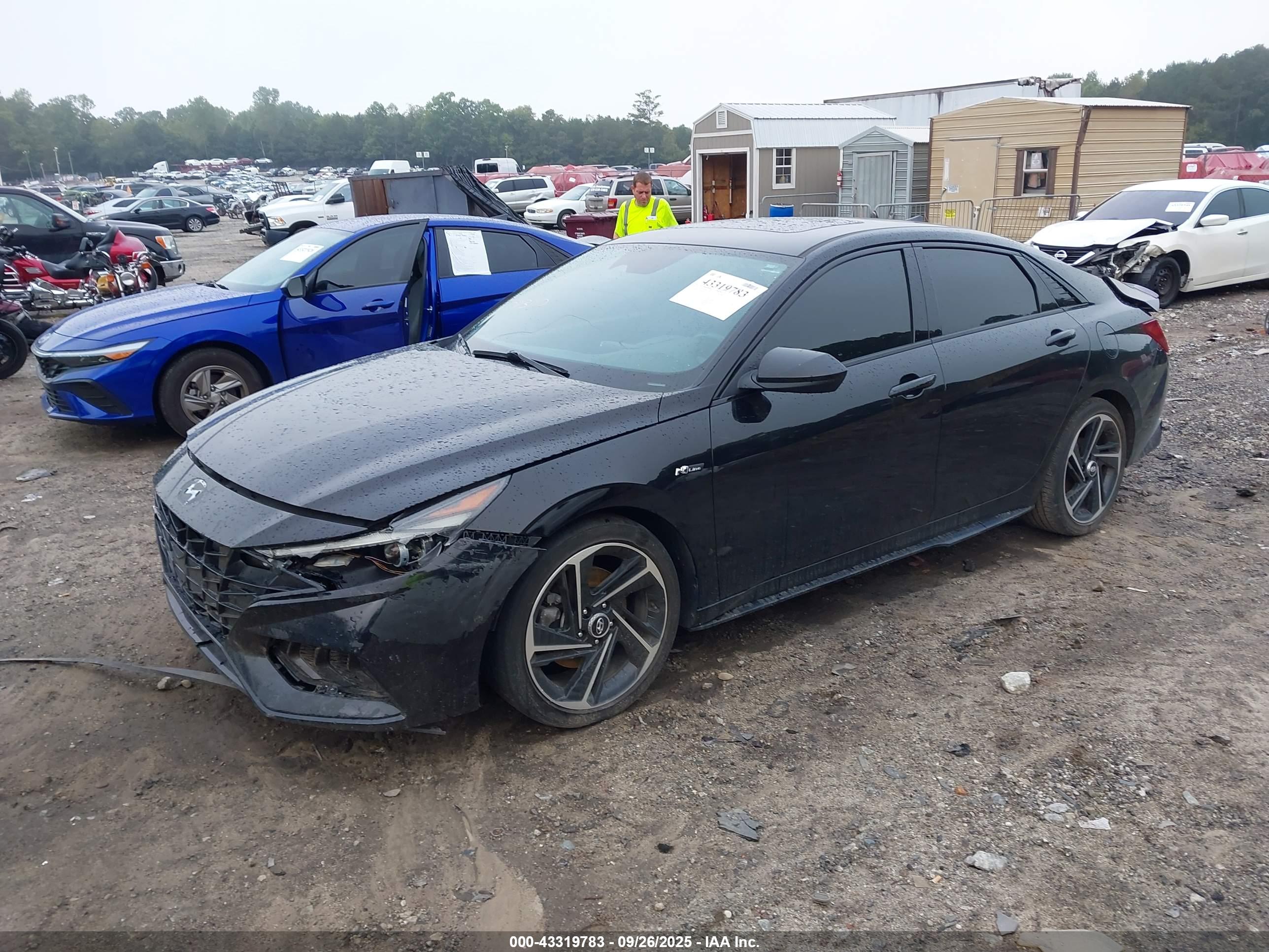 HYUNDAI ELANTRA image 2