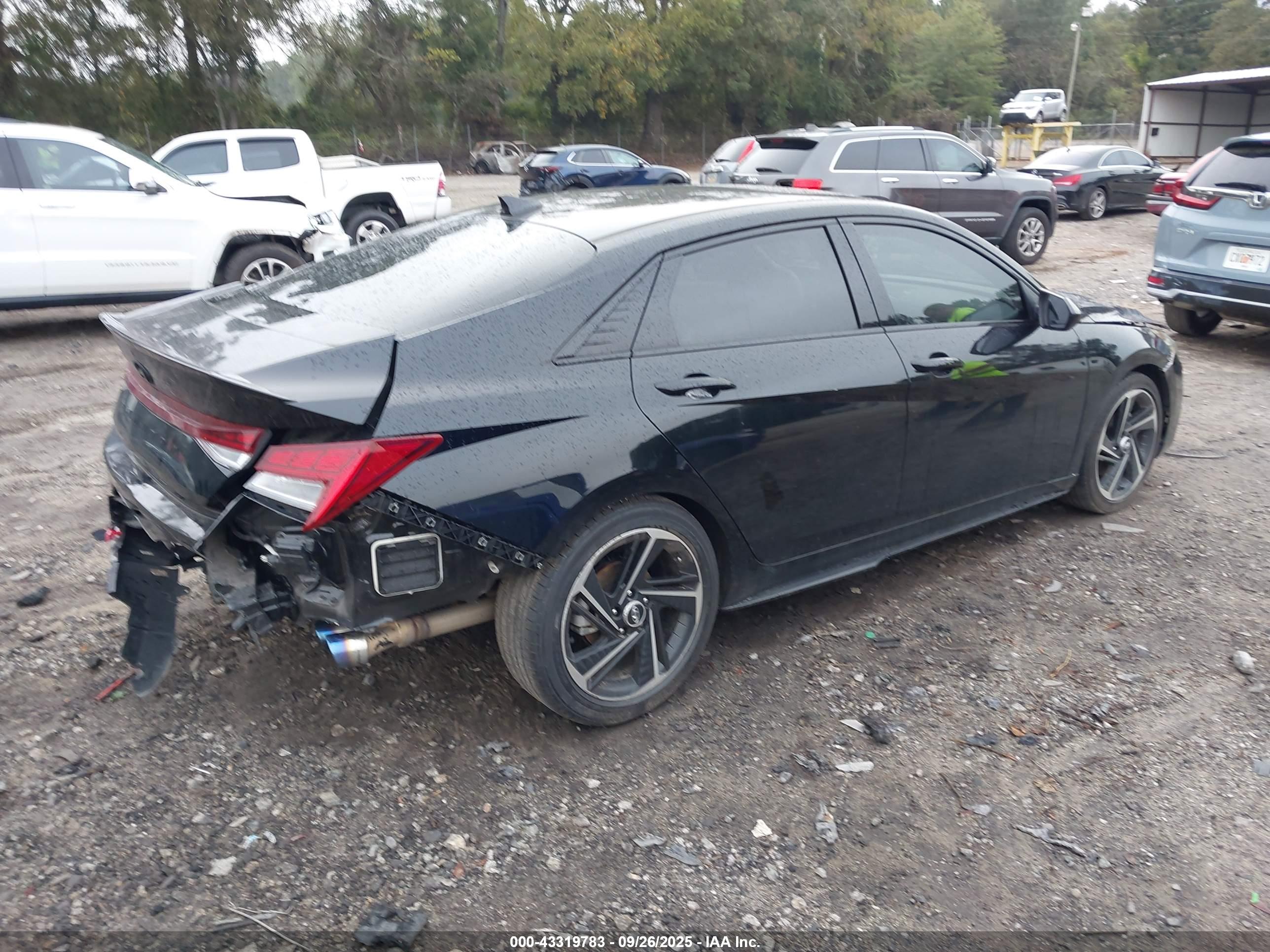 HYUNDAI ELANTRA image 4