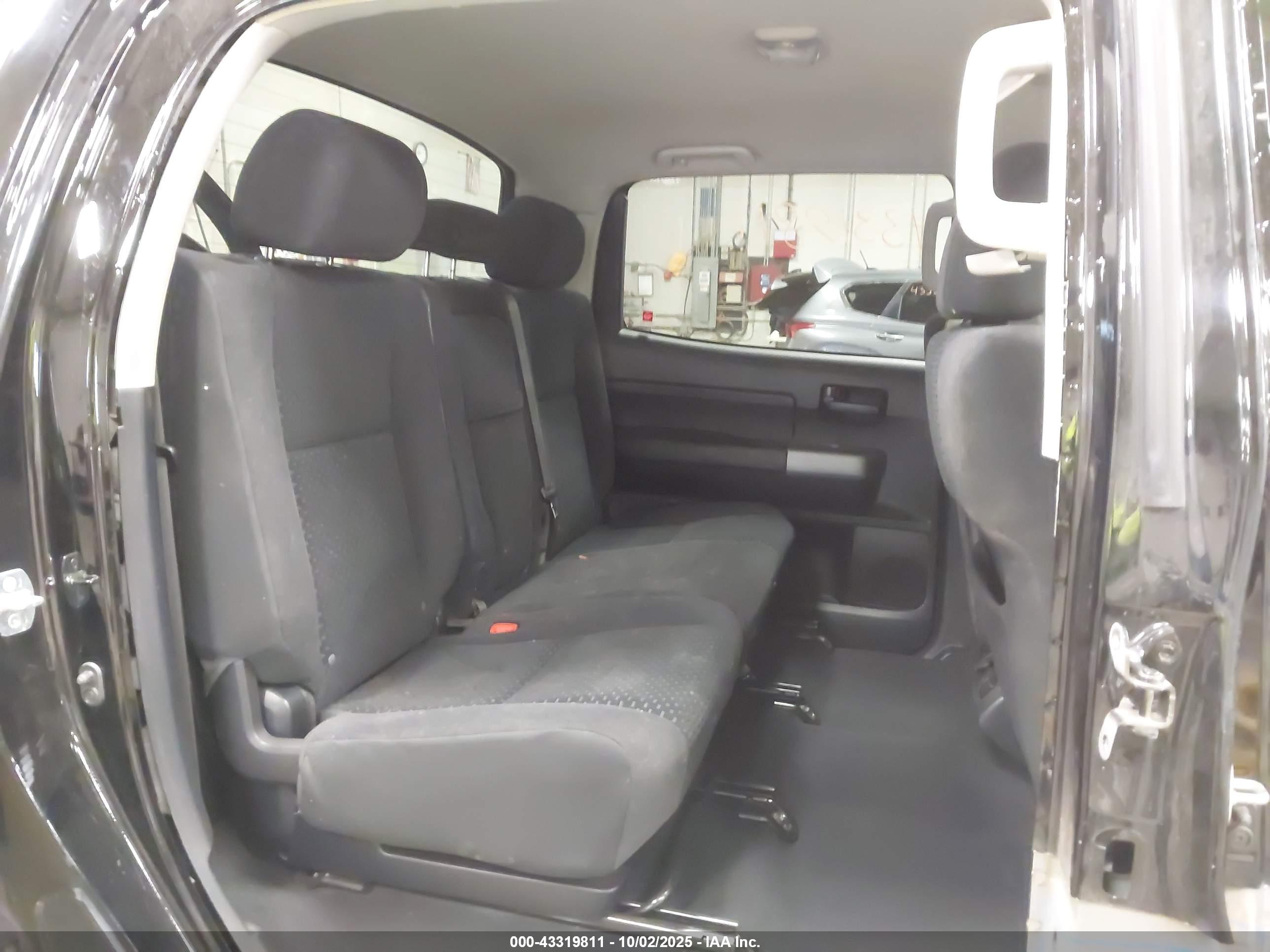 TOYOTA TUNDRA image 8