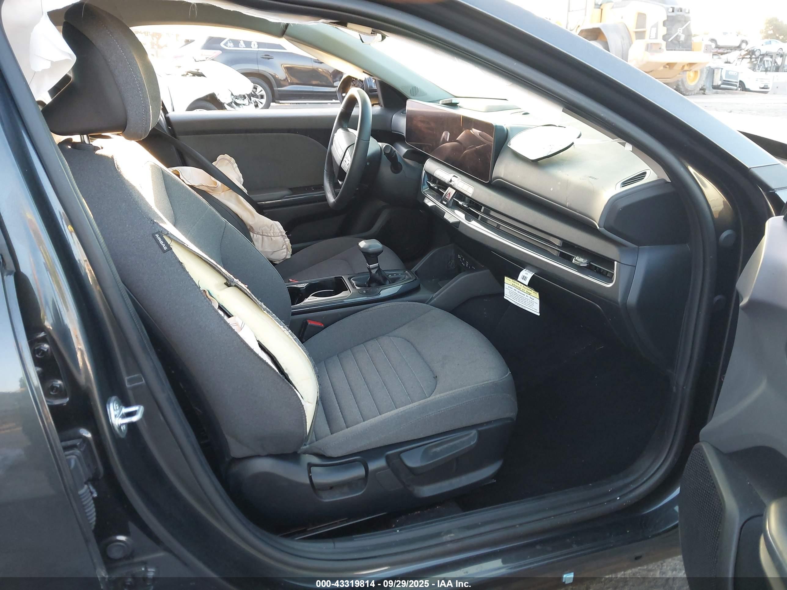 KIA K4 image 5