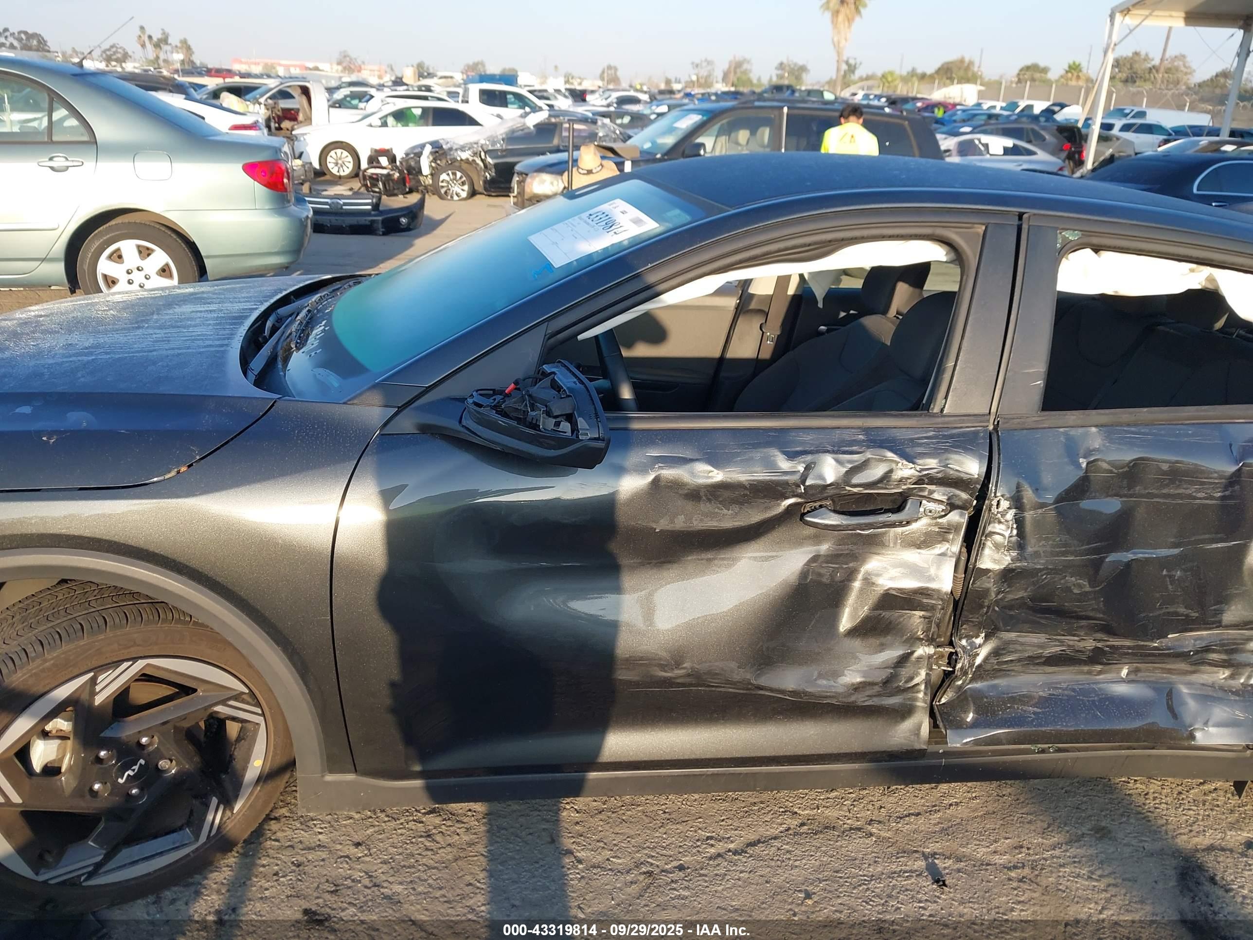 KIA K4 image 6