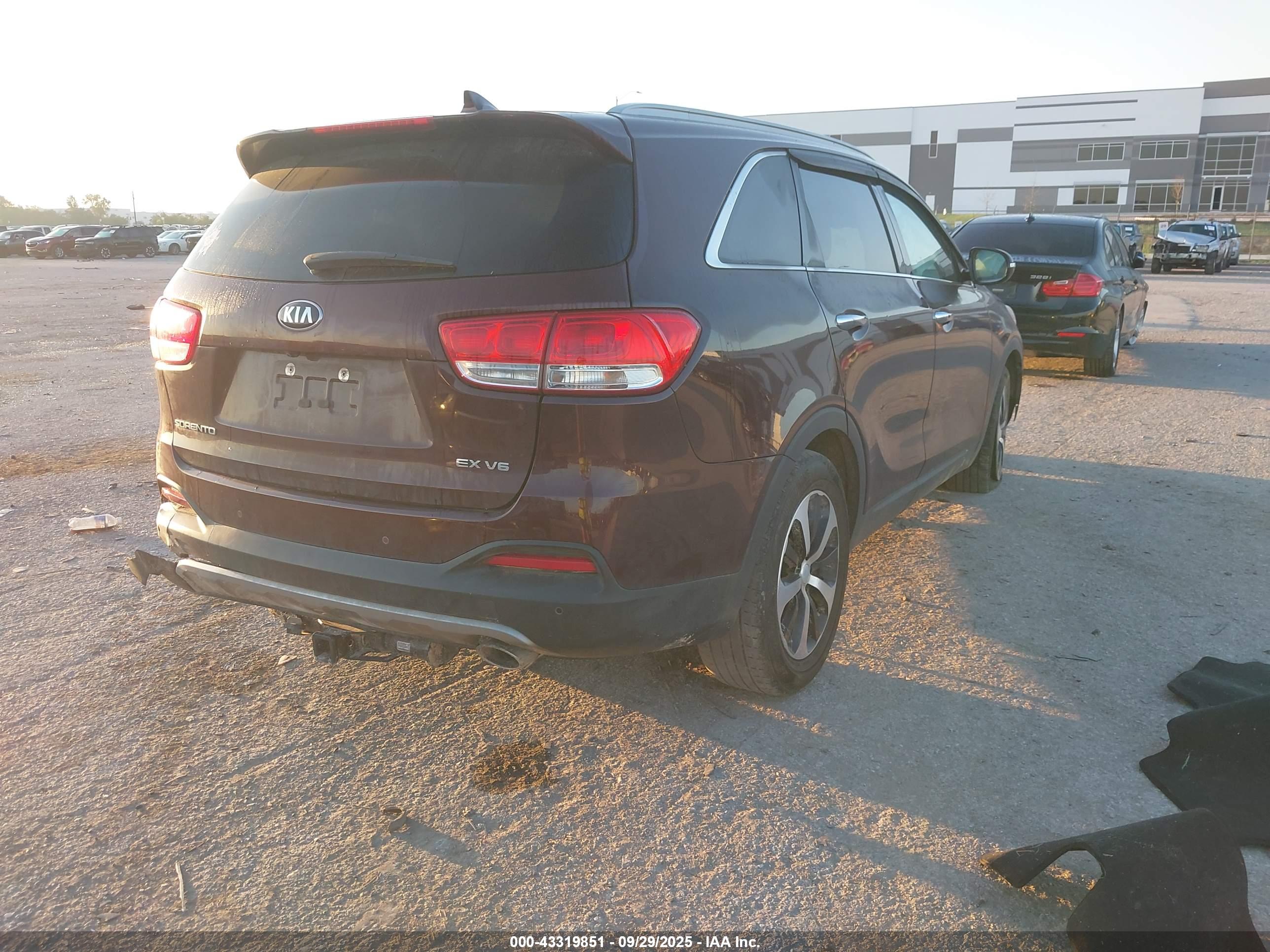 KIA SORENTO image 4