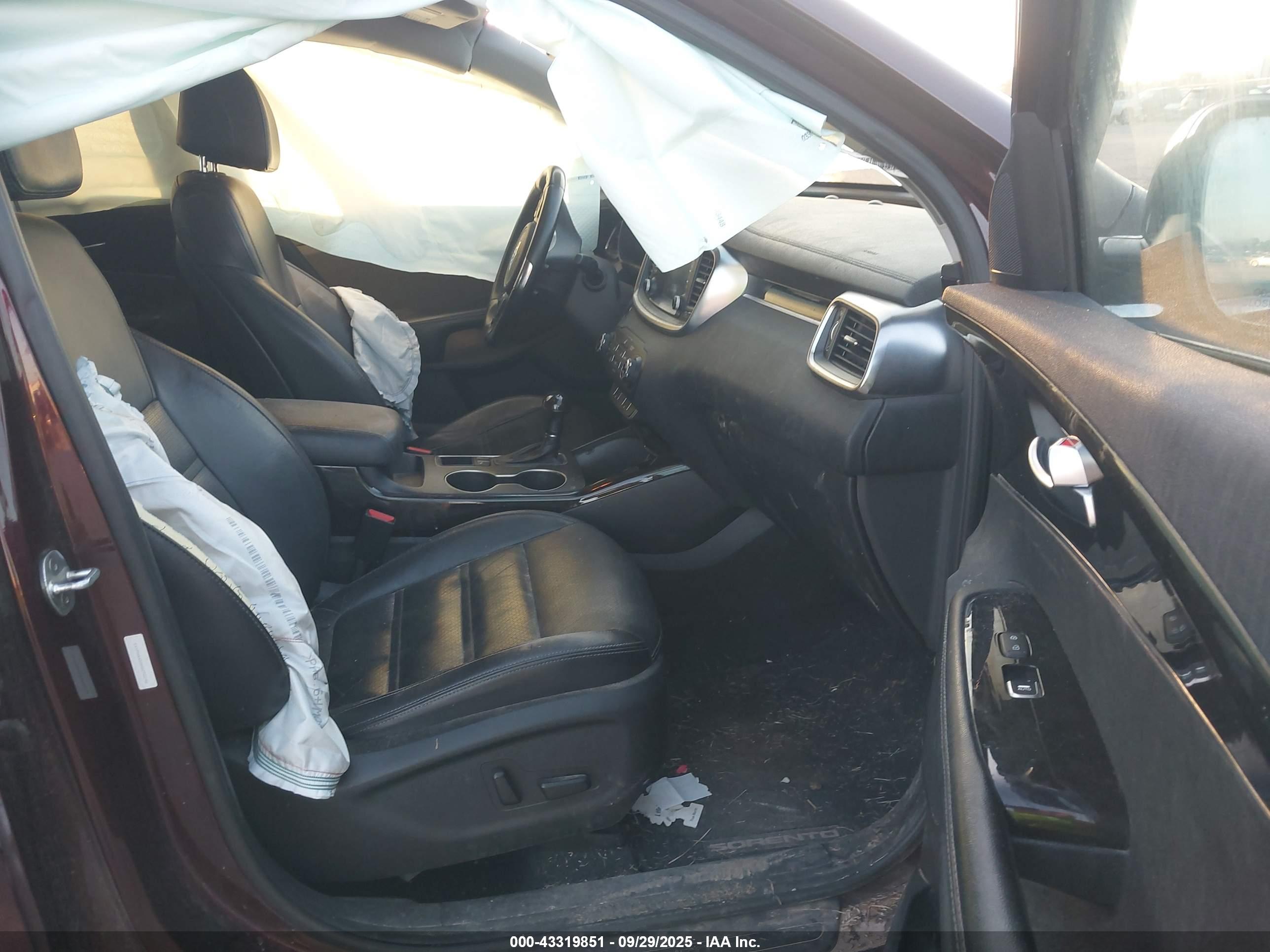 KIA SORENTO image 5
