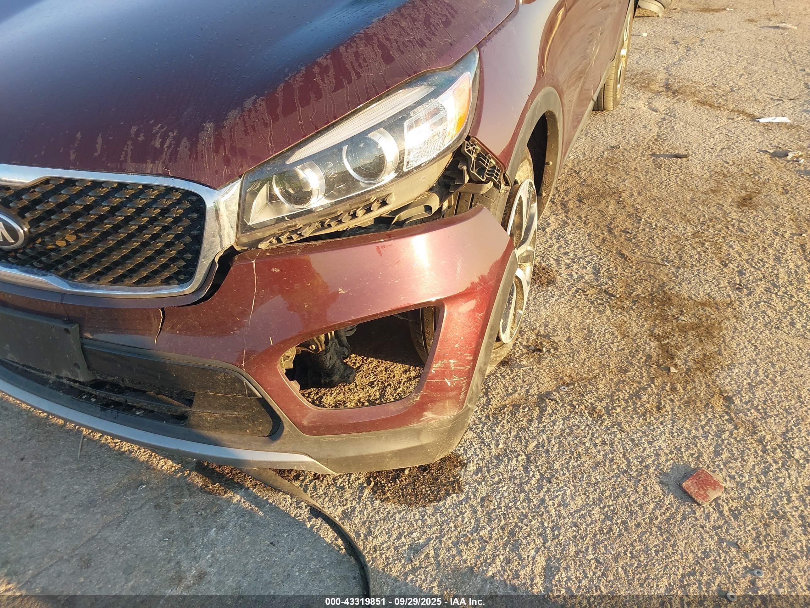 KIA SORENTO image 6
