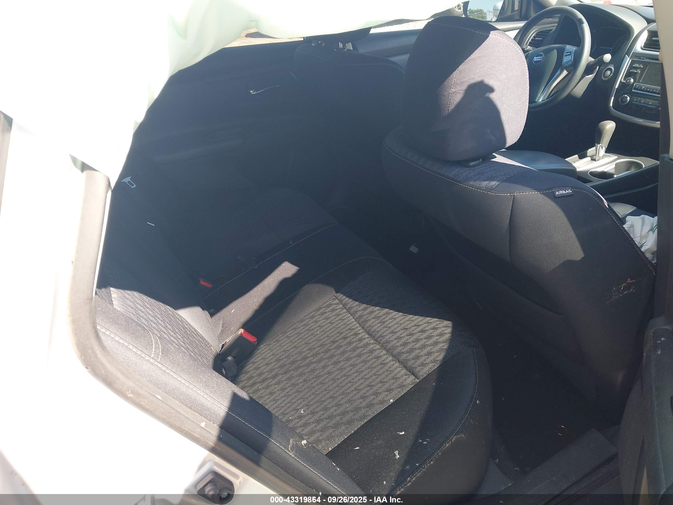 NISSAN ALTIMA image 8