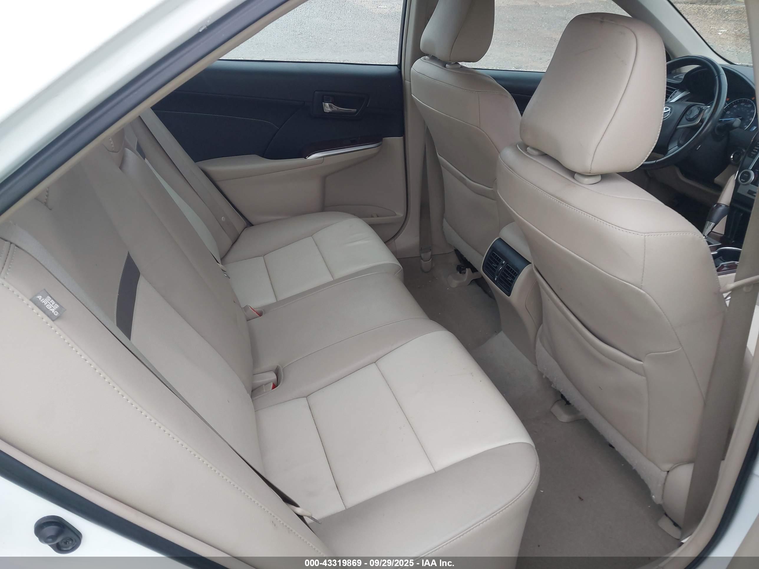 TOYOTA CAMRY image 8