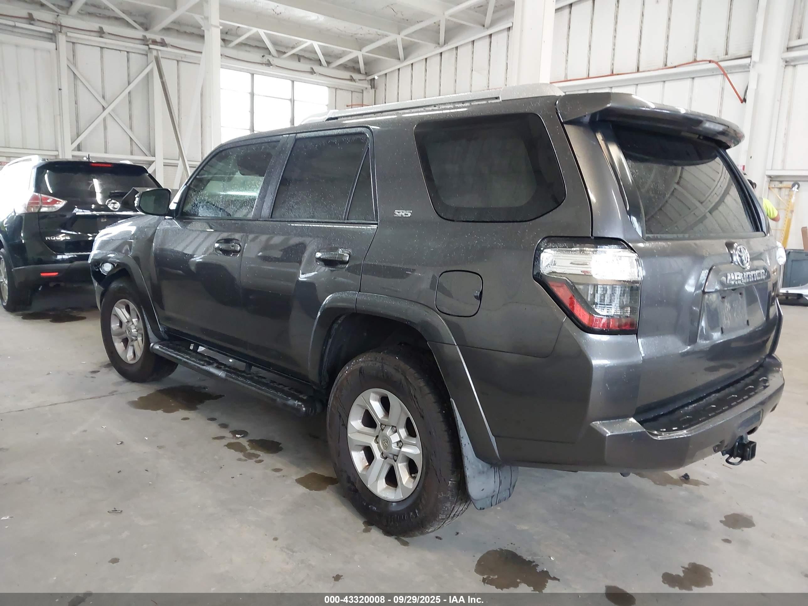 TOYOTA 4RUNNER image 3