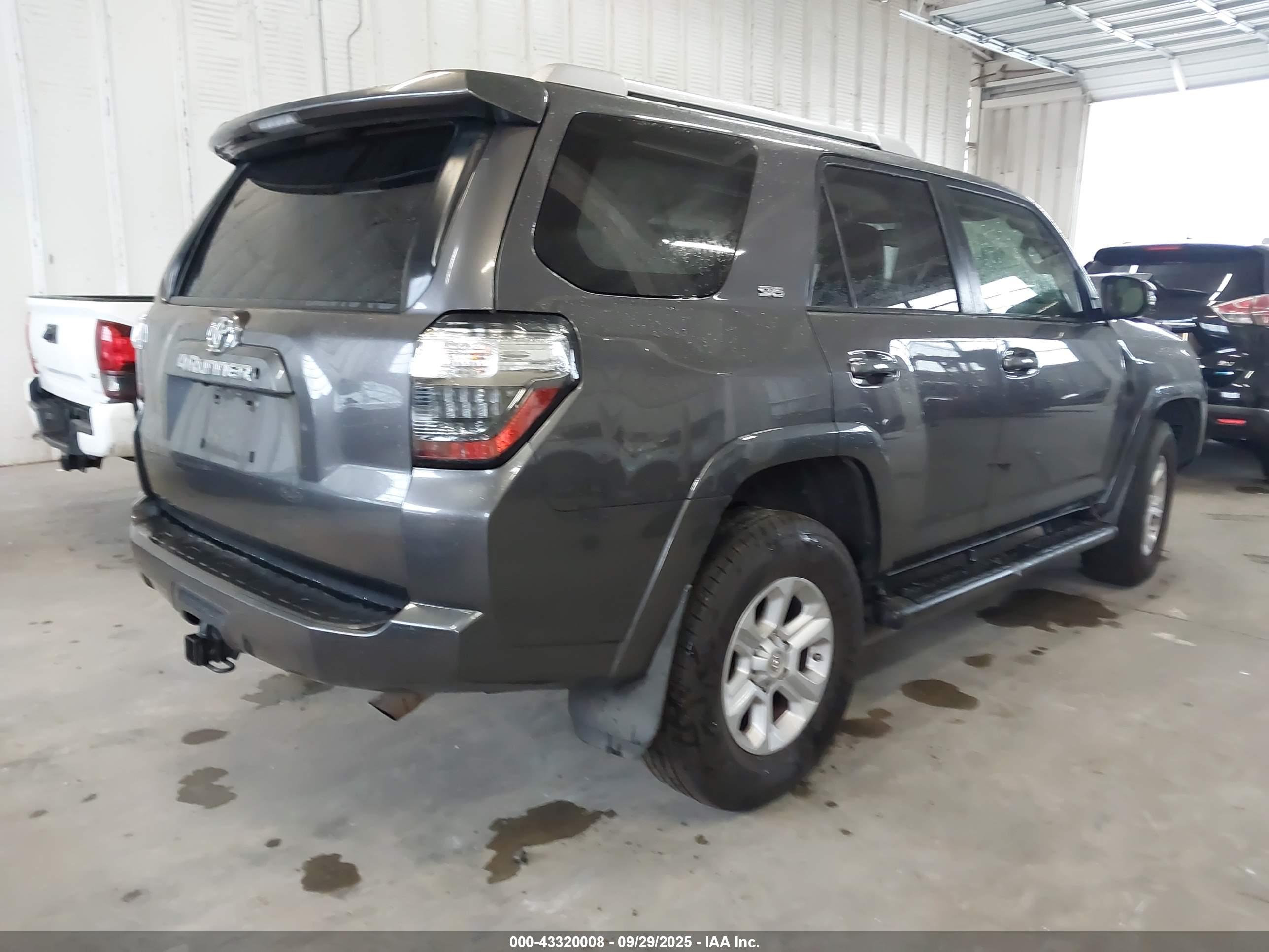 TOYOTA 4RUNNER image 4
