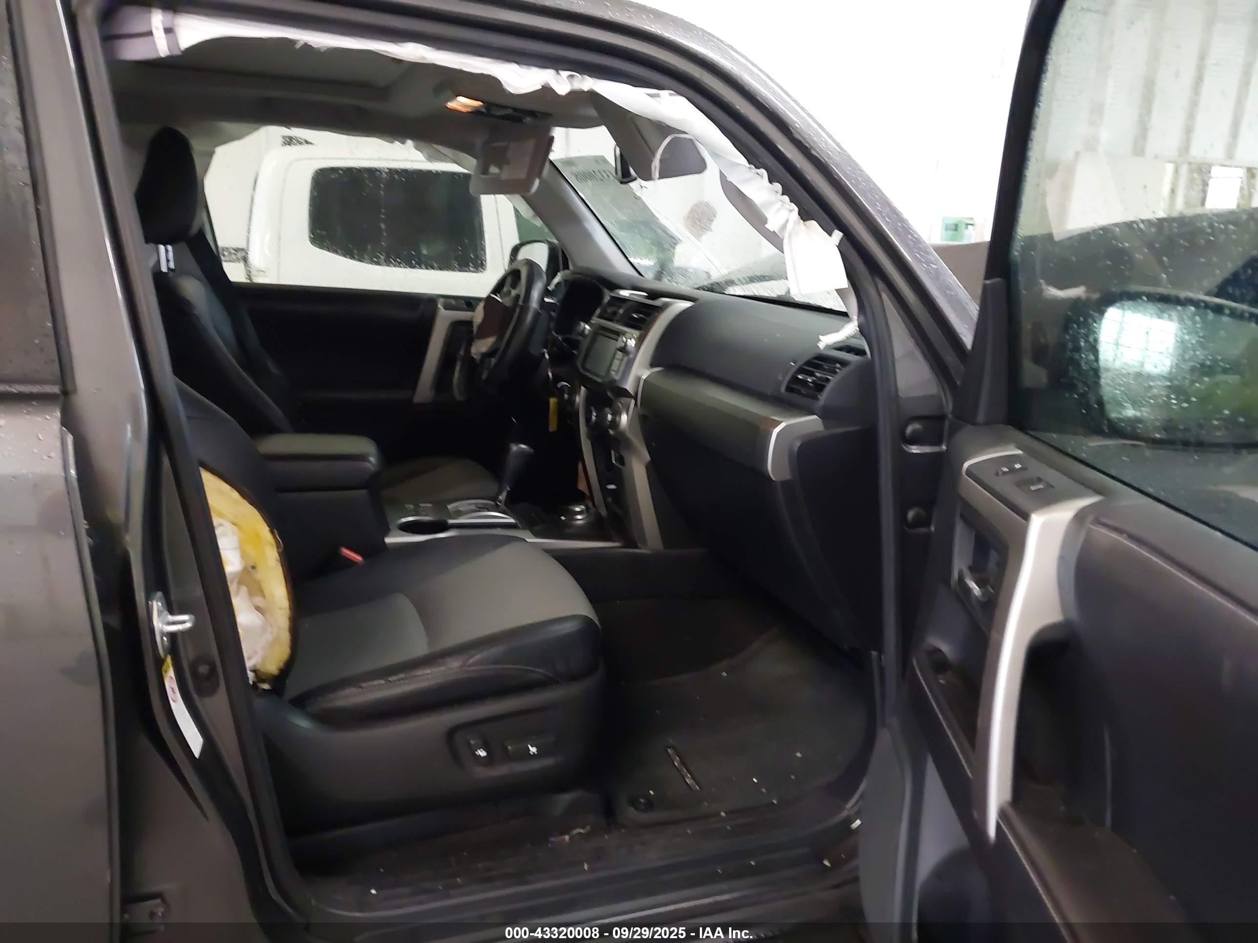 TOYOTA 4RUNNER image 5