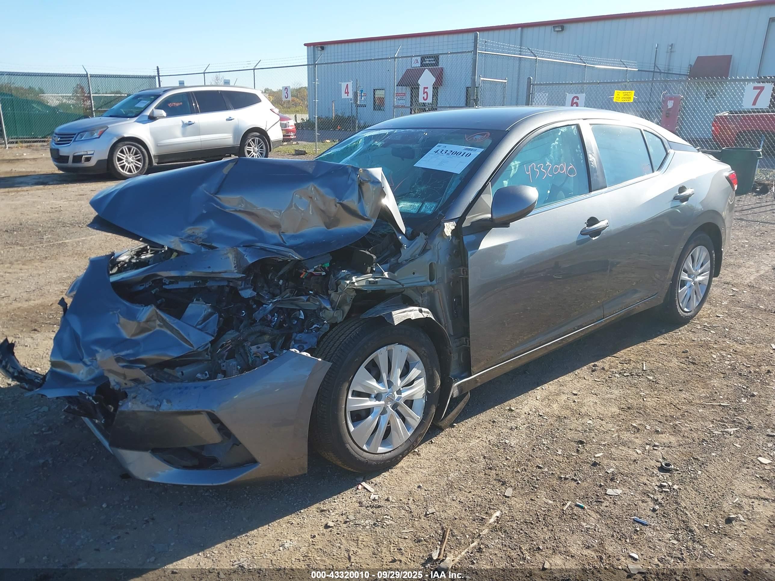 NISSAN SENTRA image 2