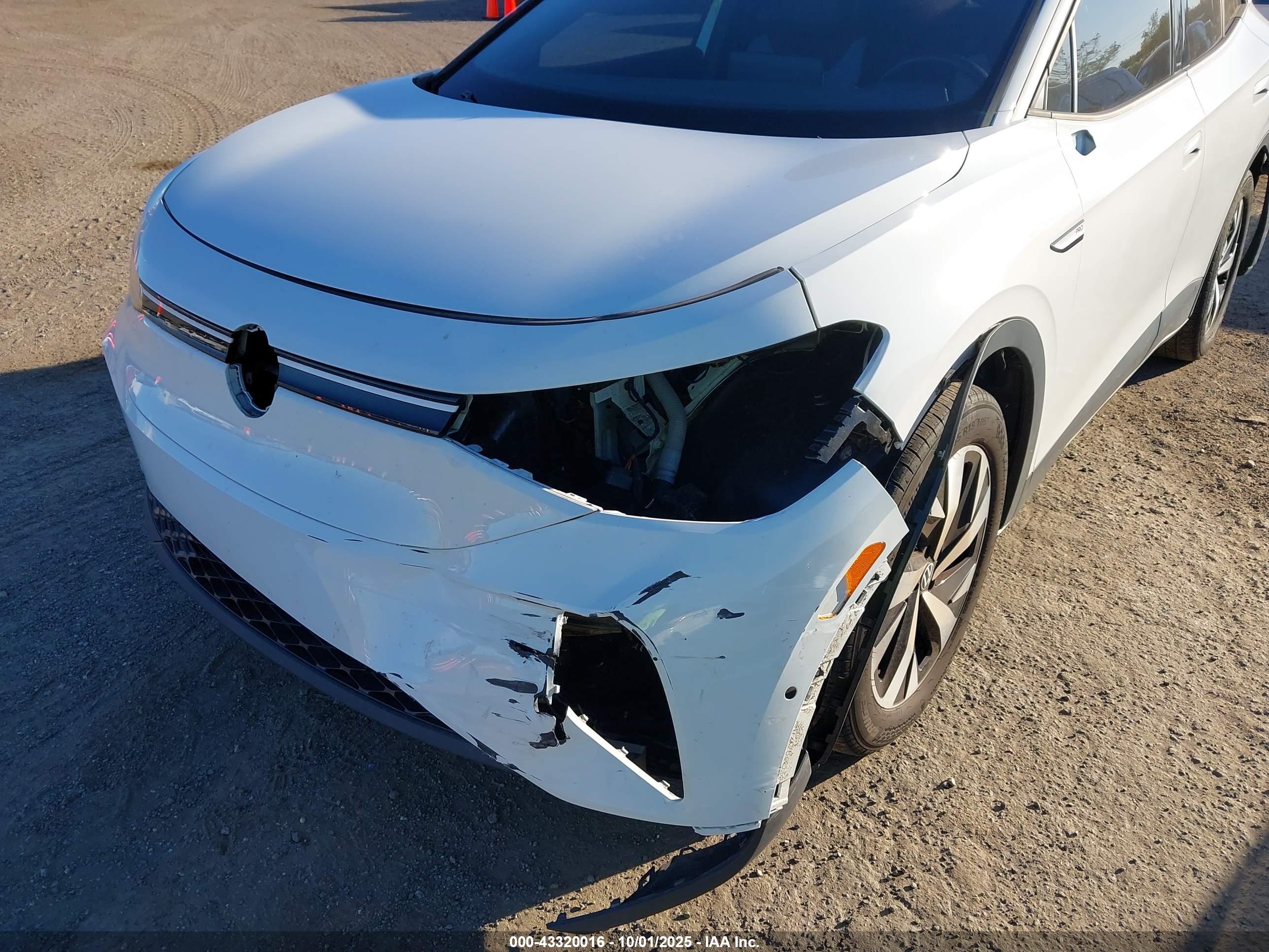 VOLKSWAGEN ID.4 image 6