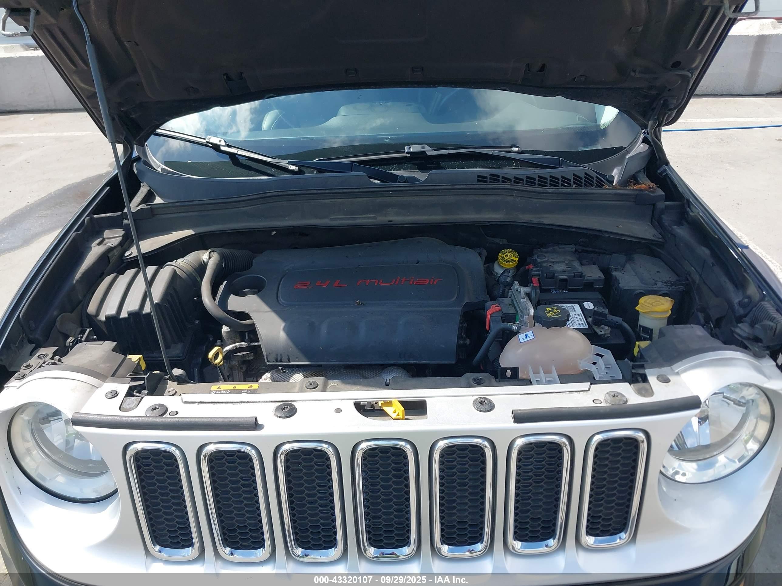 JEEP RENEGADE image 10
