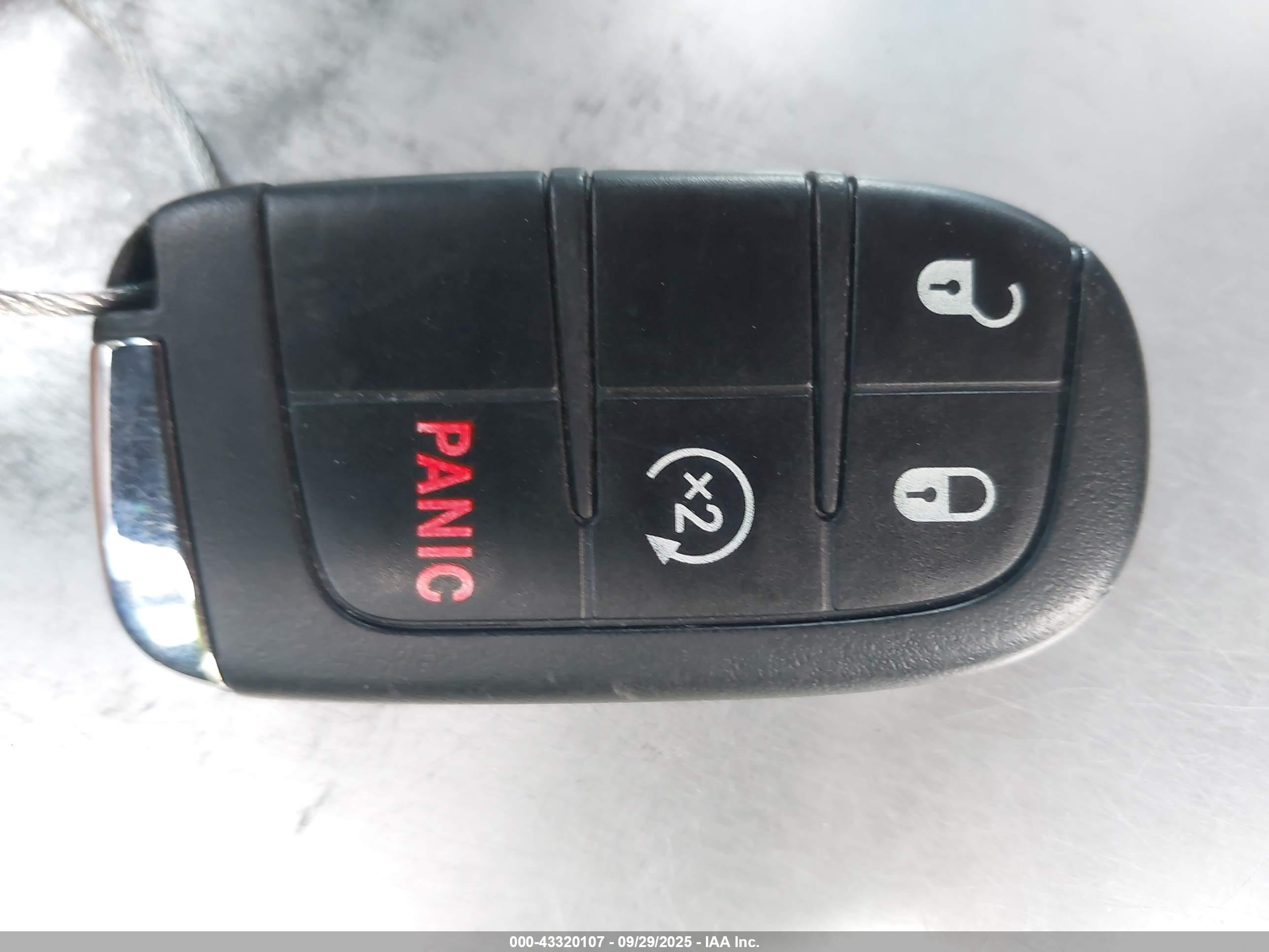 JEEP RENEGADE image 11