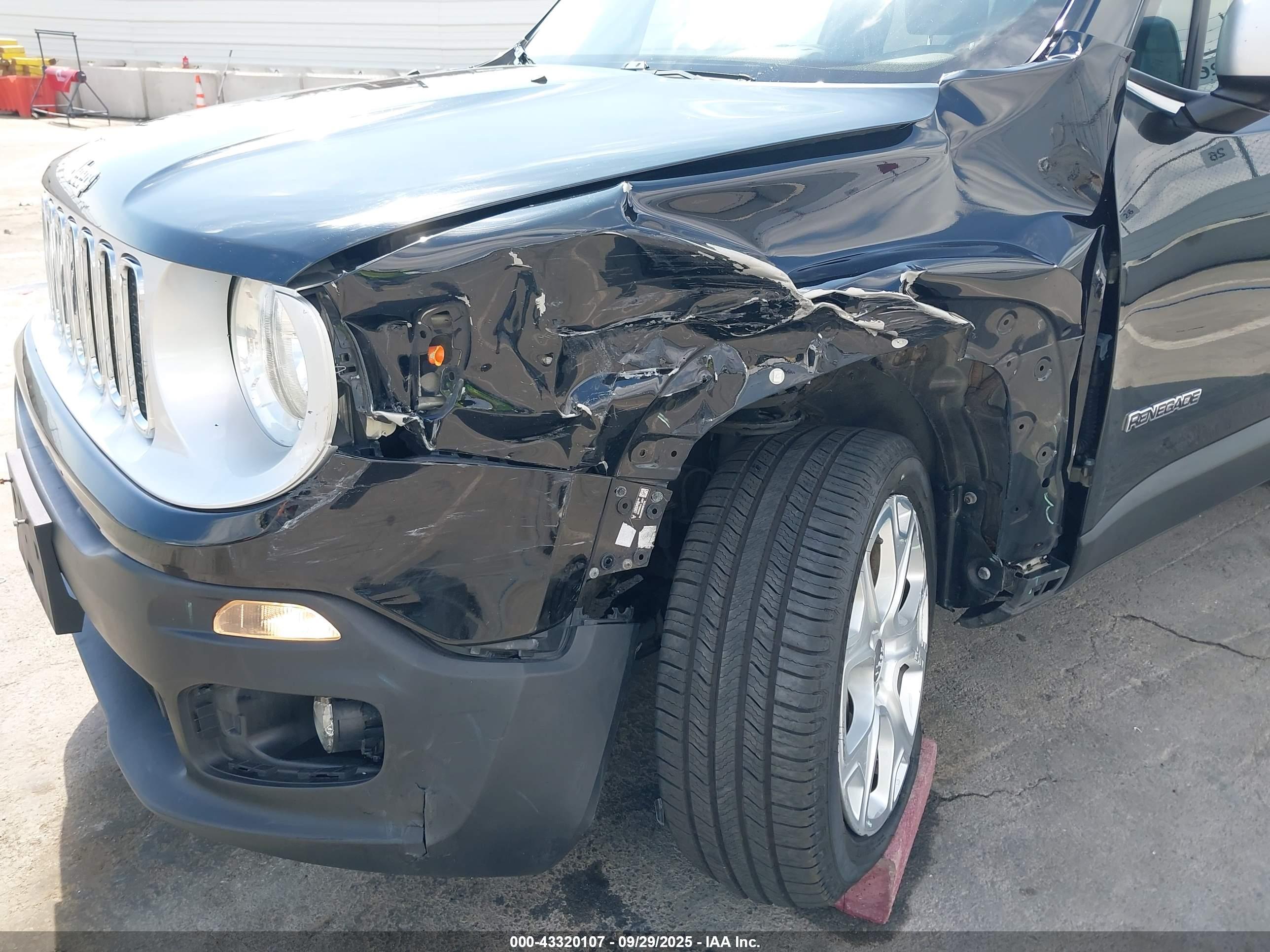 JEEP RENEGADE image 6