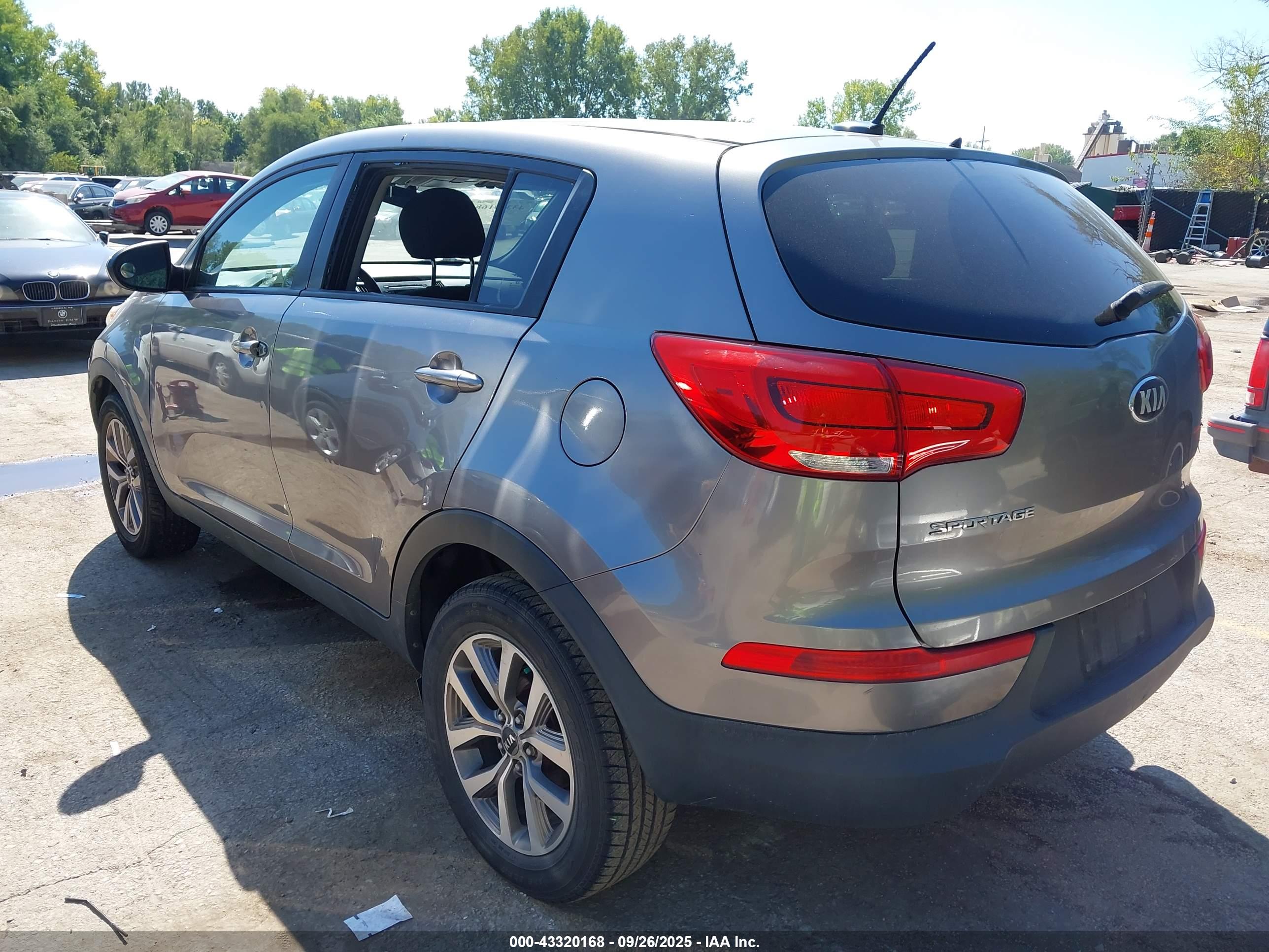 KIA SPORTAGE image 3
