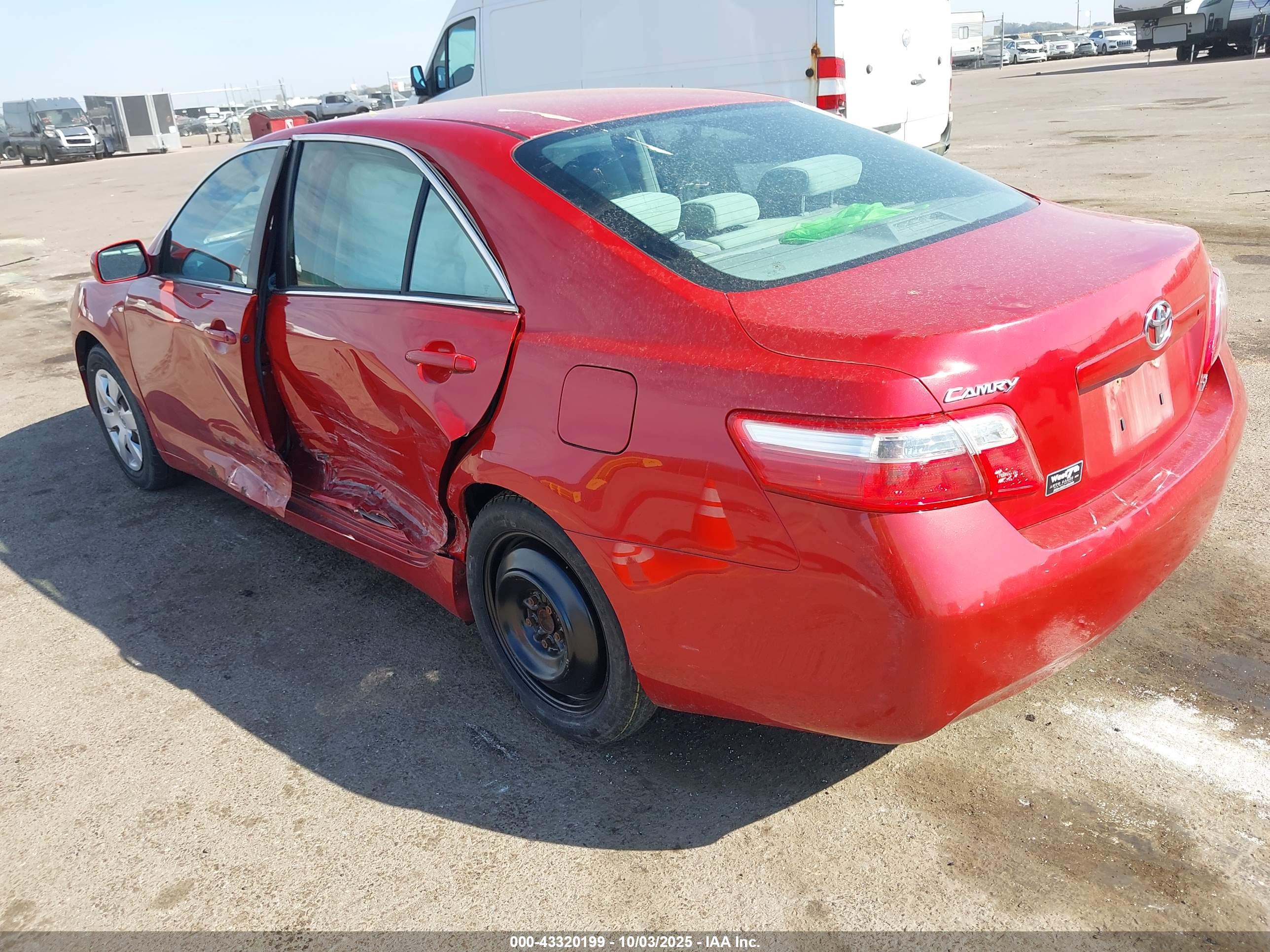 TOYOTA CAMRY image 3