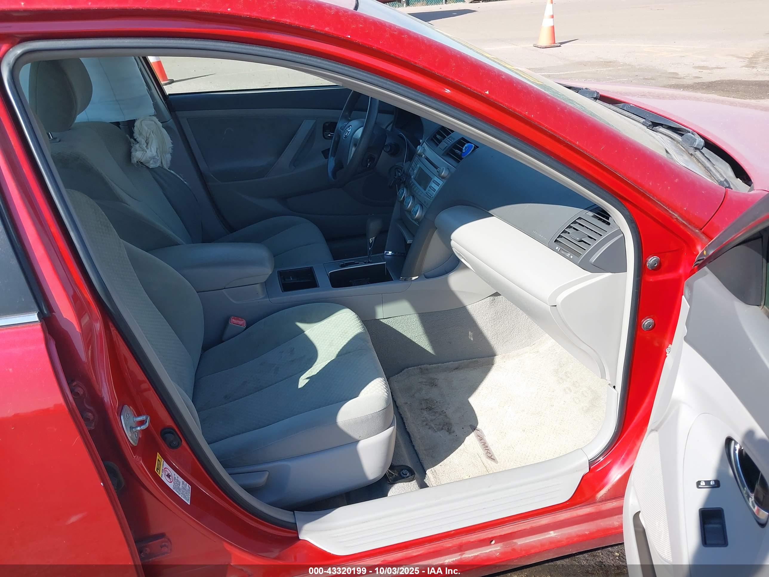 TOYOTA CAMRY image 5