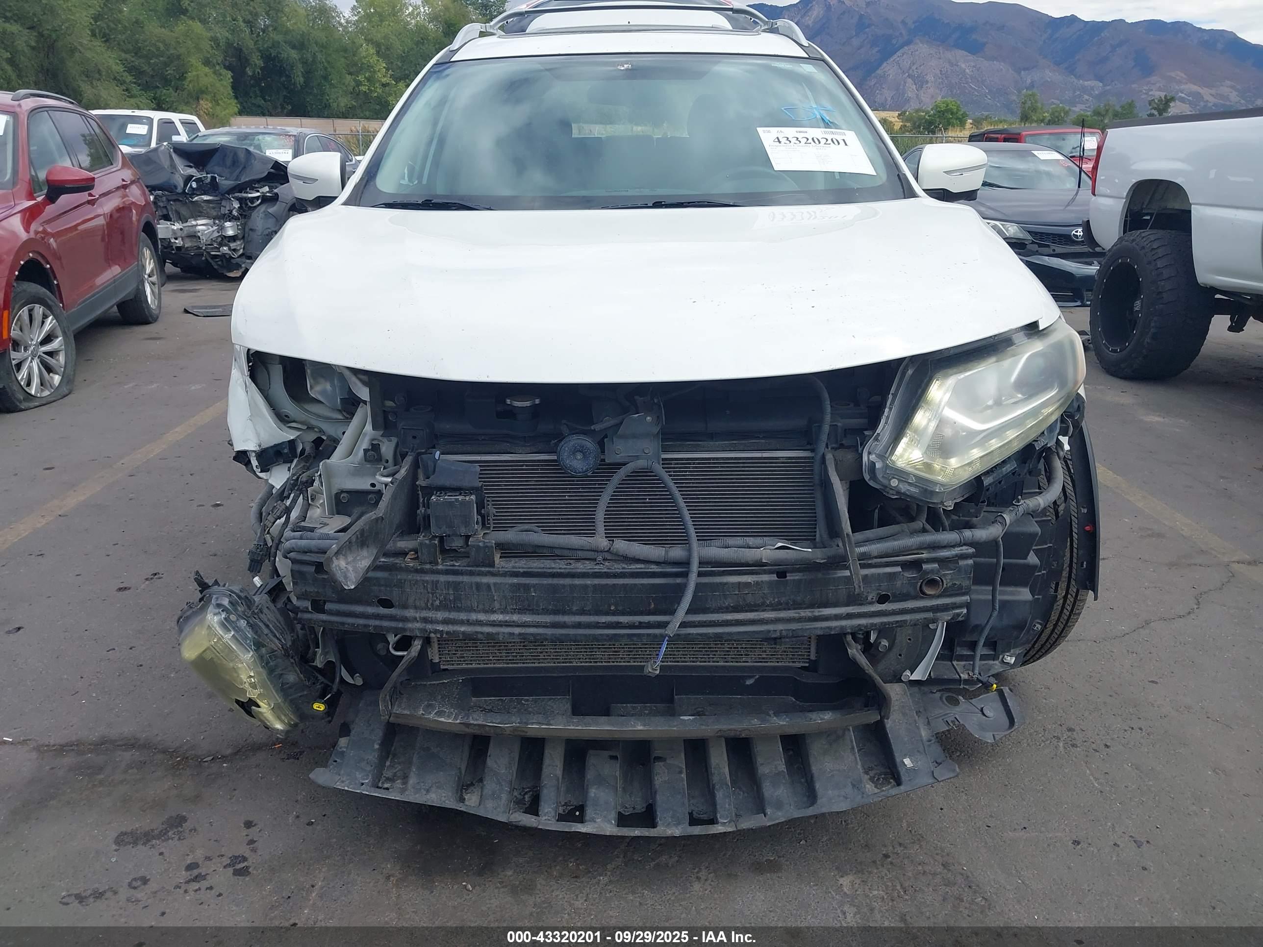 NISSAN ROGUE image 6