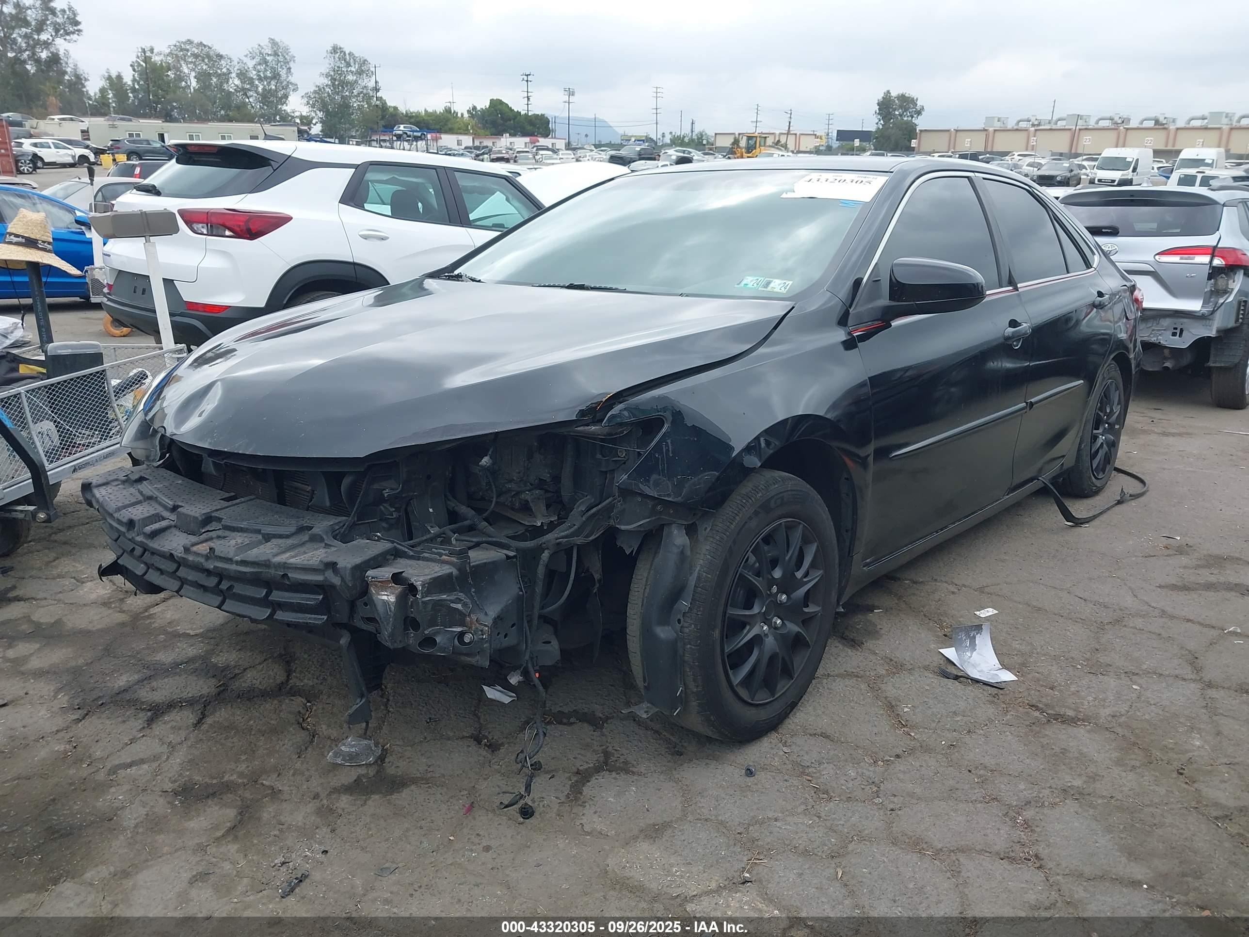 TOYOTA CAMRY image 2