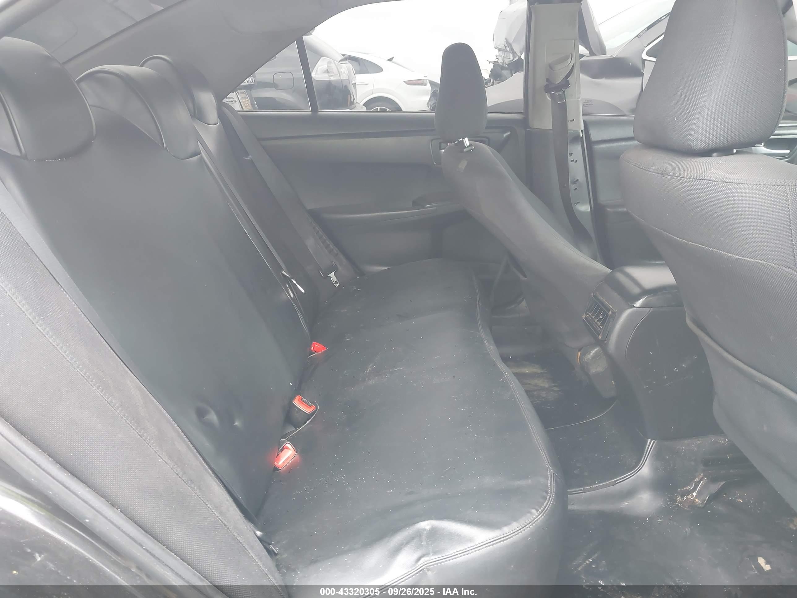 TOYOTA CAMRY image 8