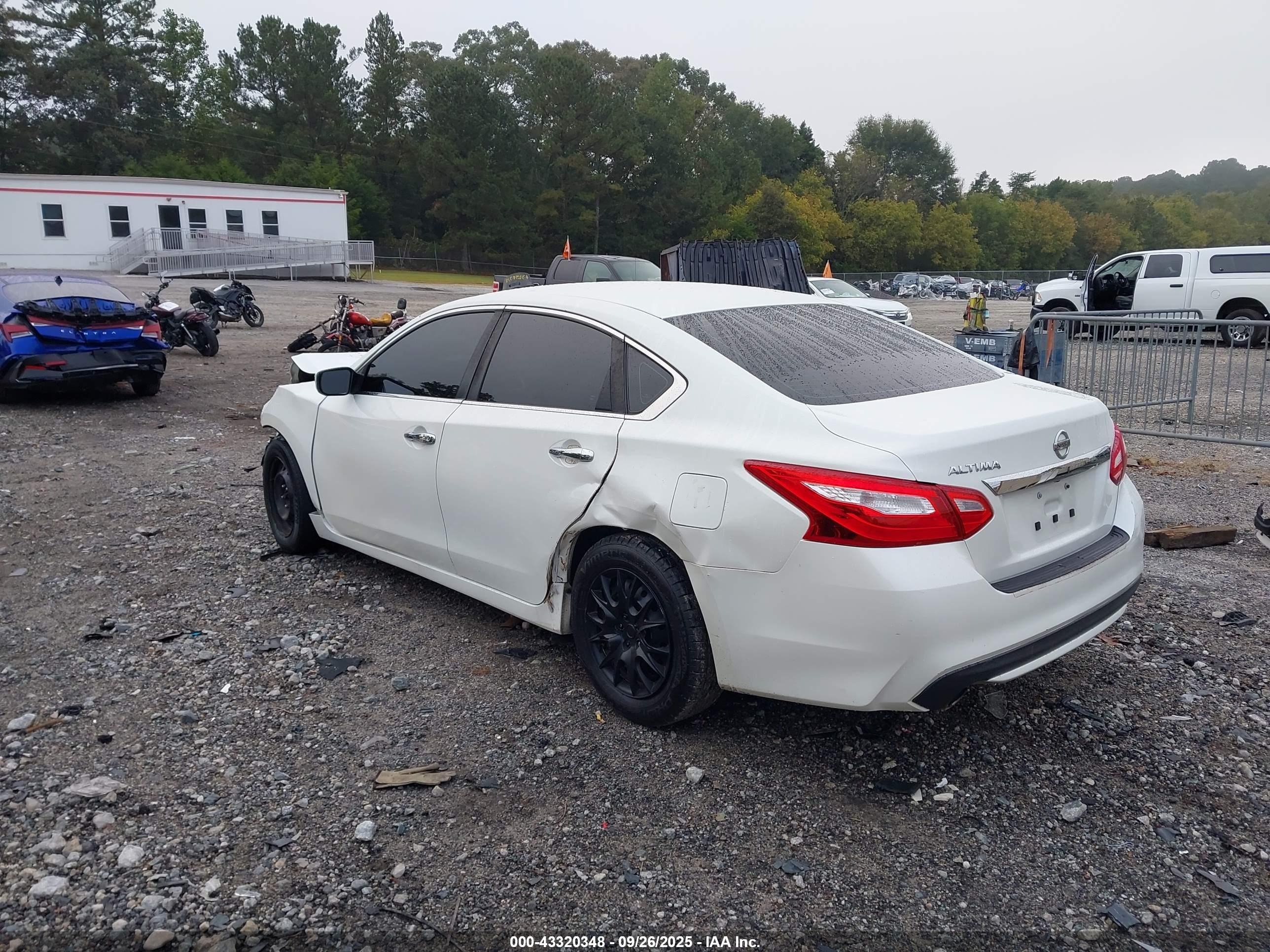NISSAN ALTIMA image 3