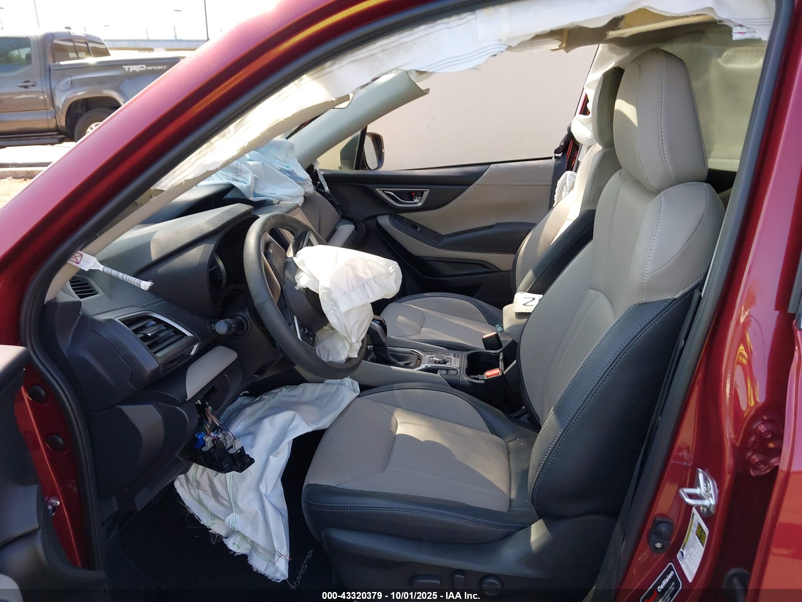 SUBARU FORESTER image 5