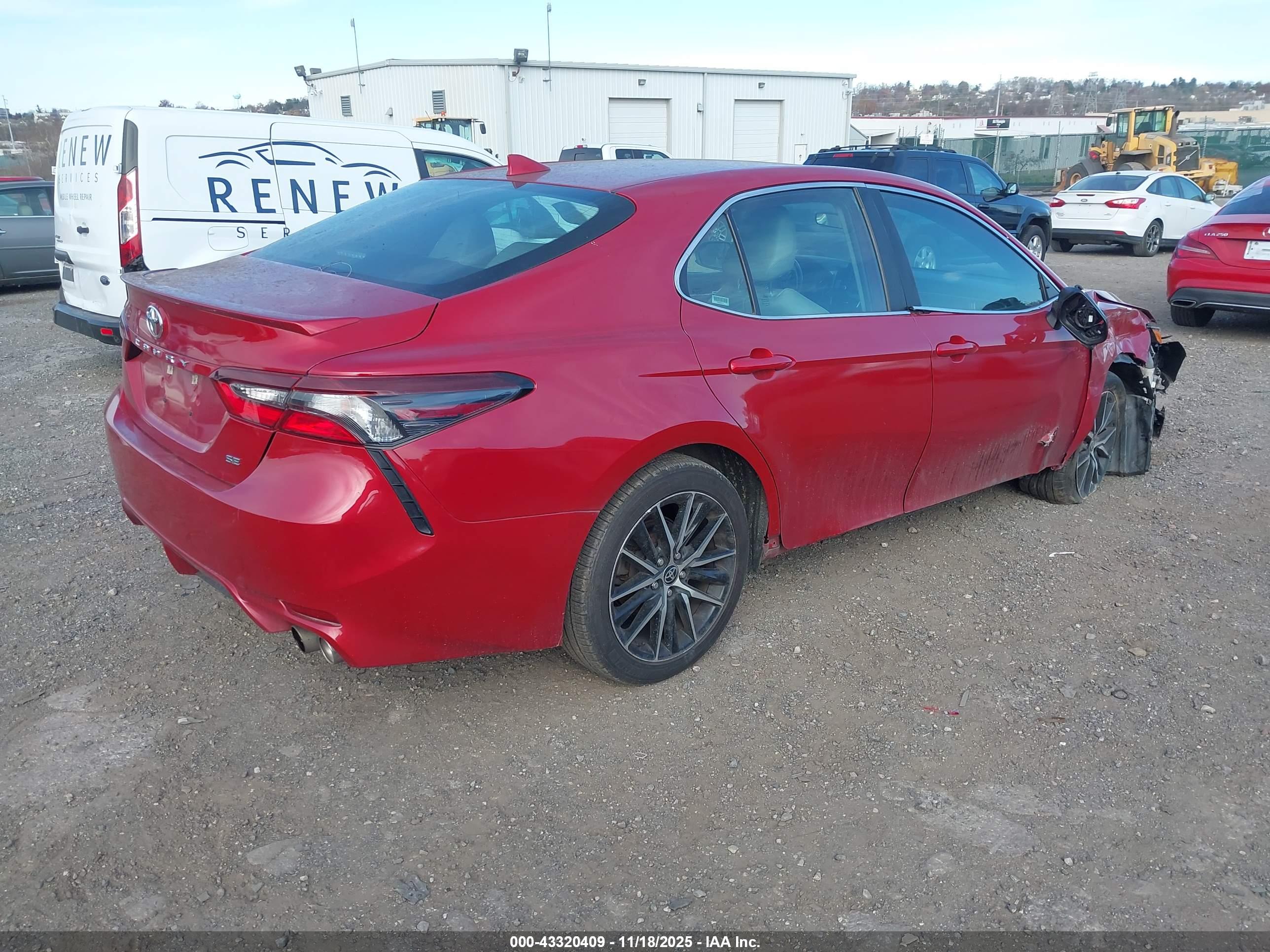 TOYOTA CAMRY image 4