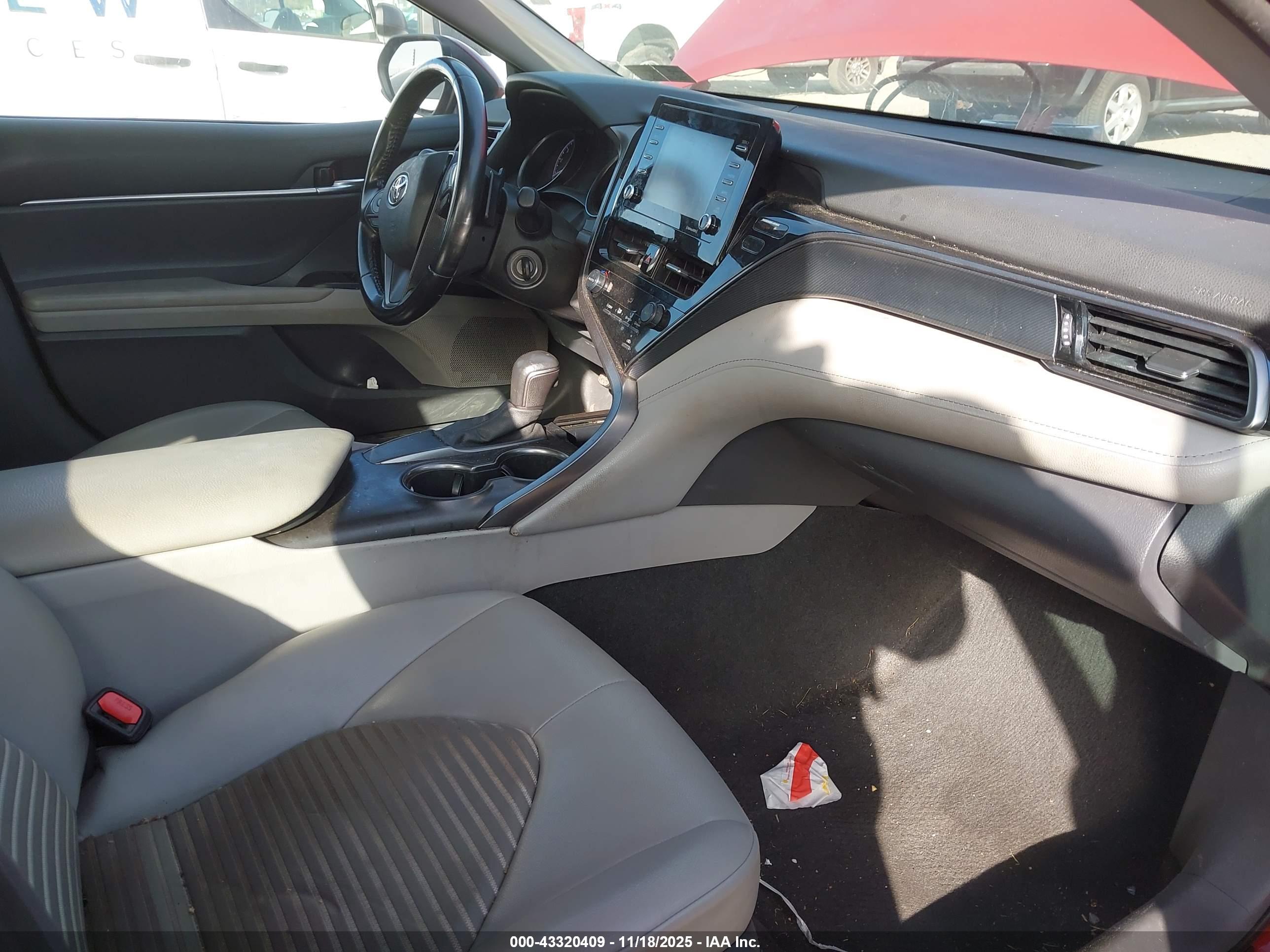 TOYOTA CAMRY image 5