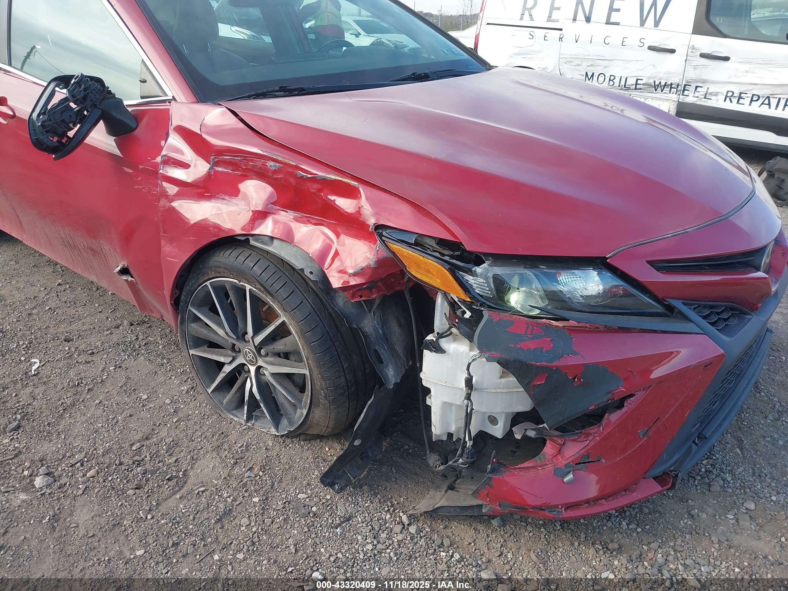 TOYOTA CAMRY image 6