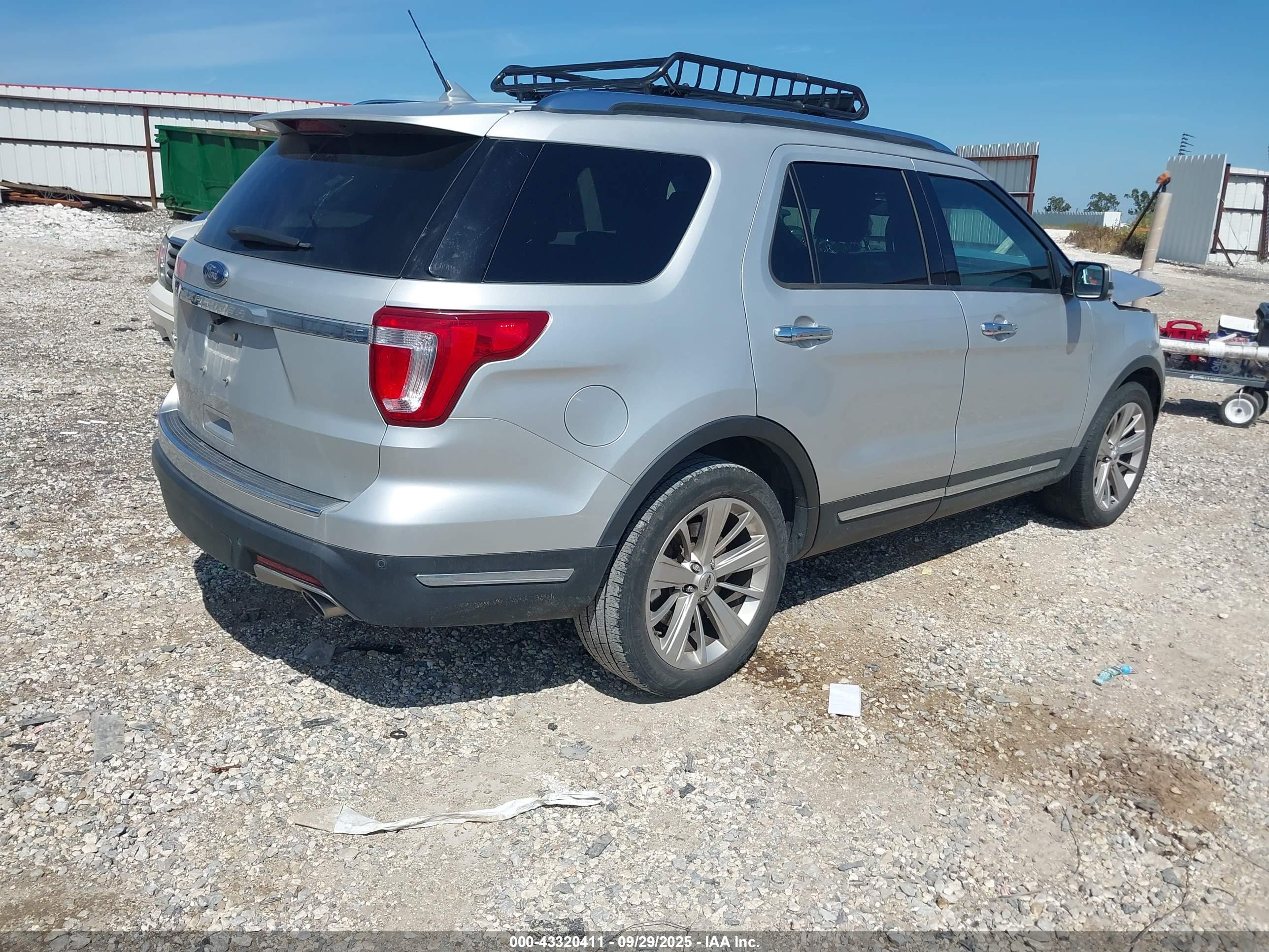 FORD EXPLORER image 4