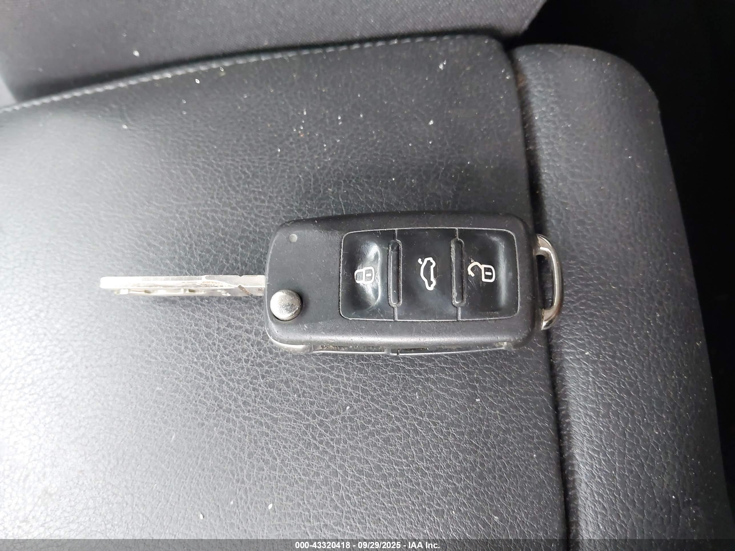 VOLKSWAGEN JETTA image 11