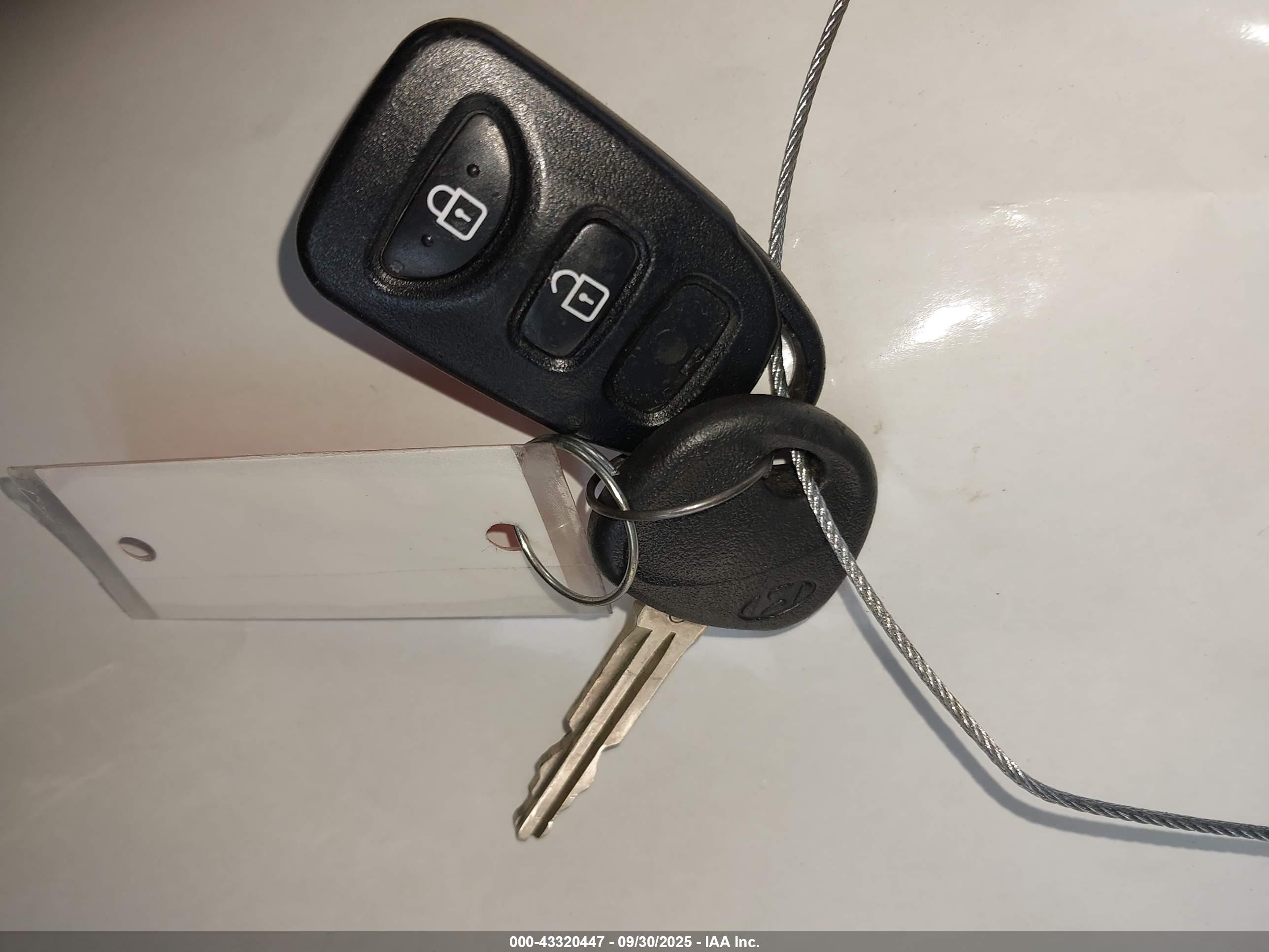 HYUNDAI ELANTRA image 11