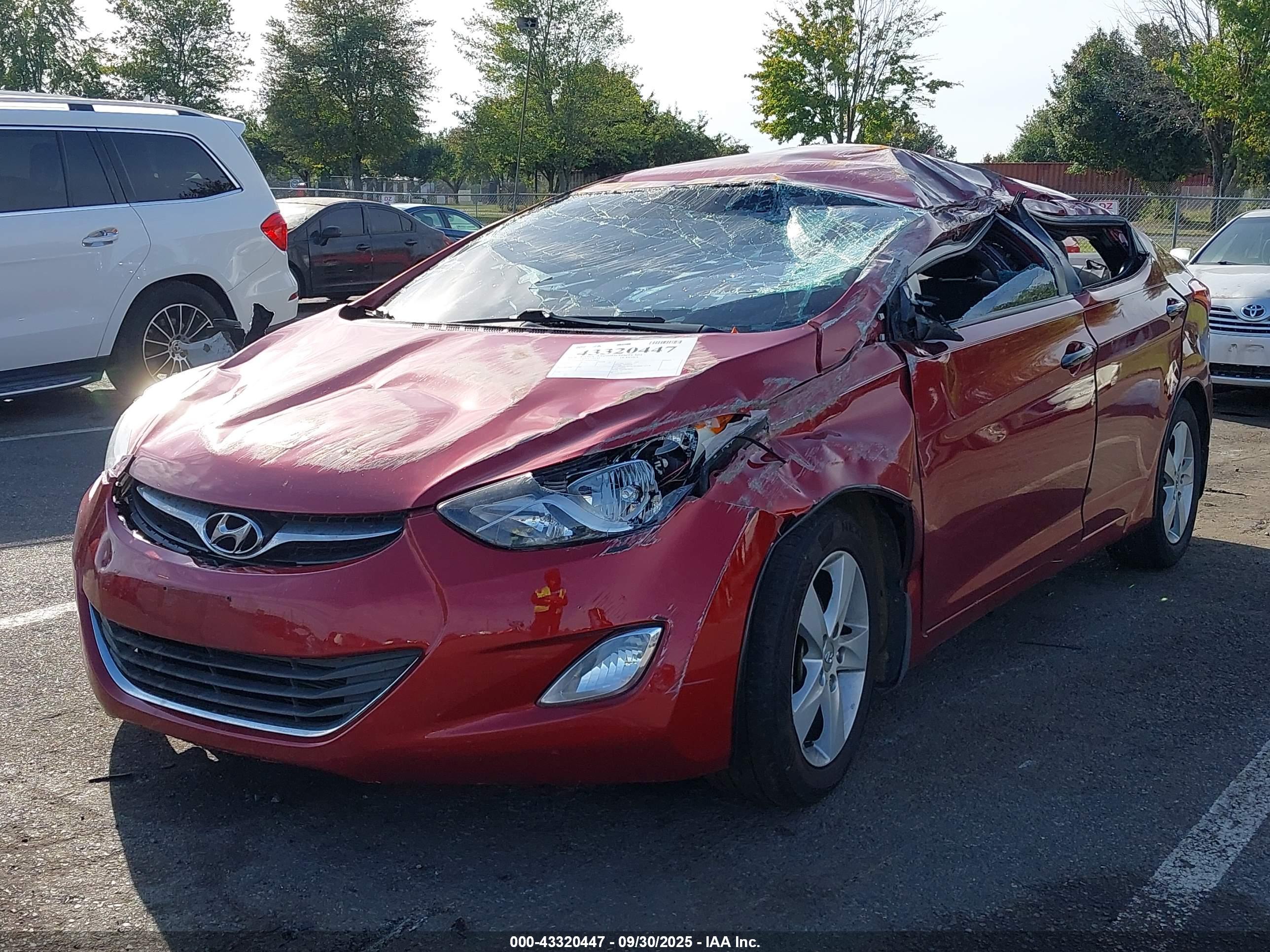 HYUNDAI ELANTRA image 2