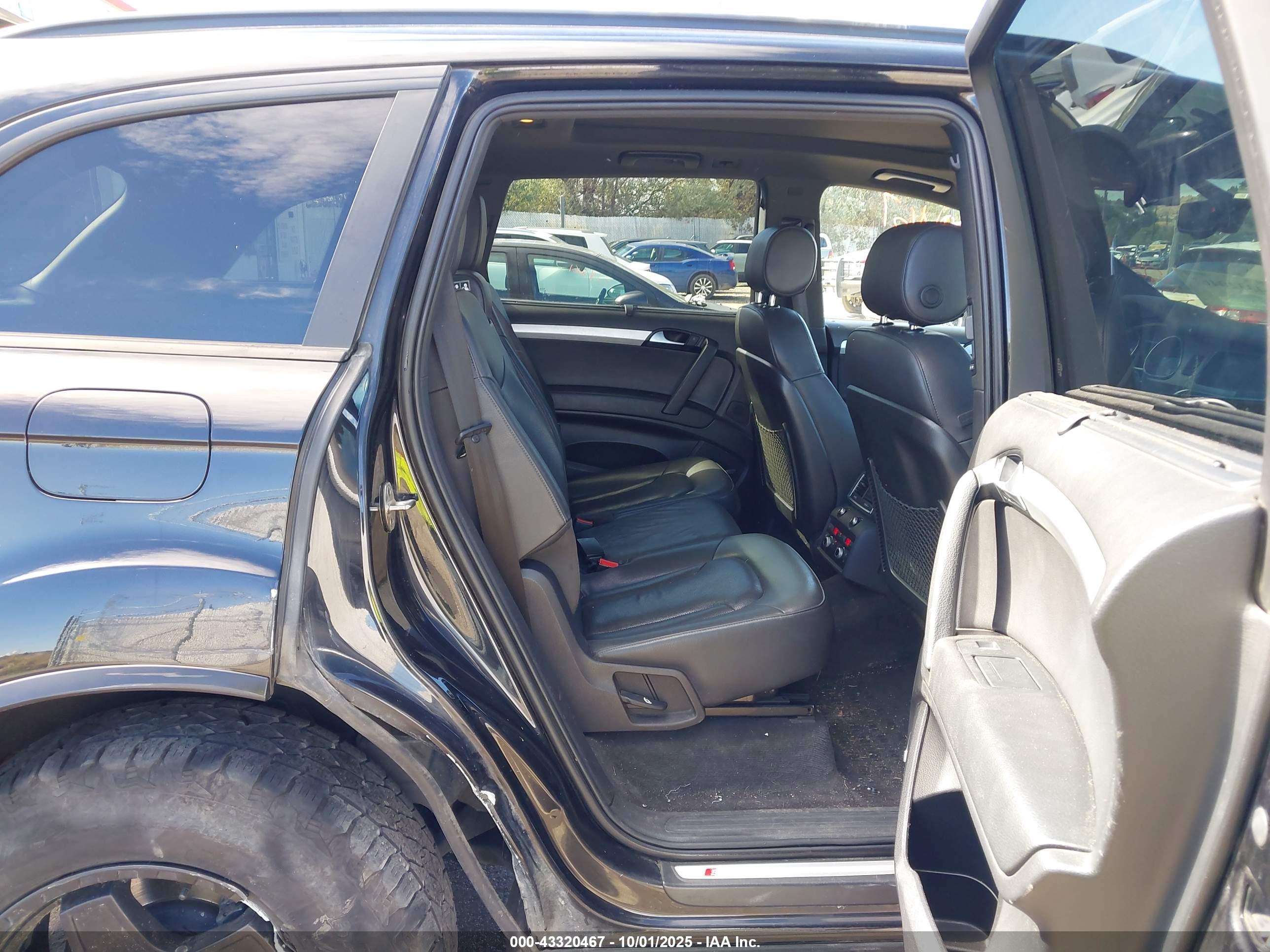 AUDI Q7 image 8