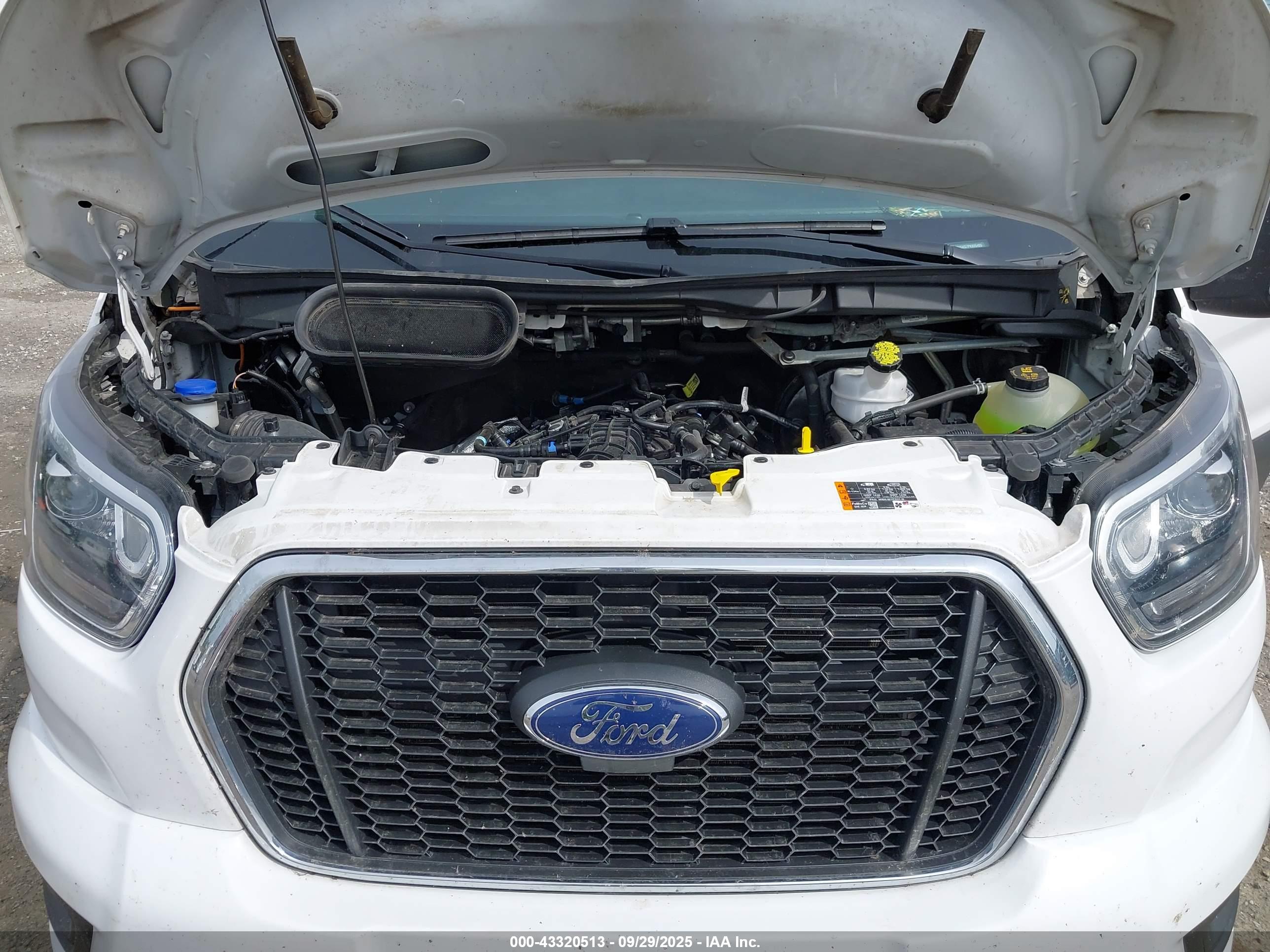 FORD TRANSIT-350 image 10