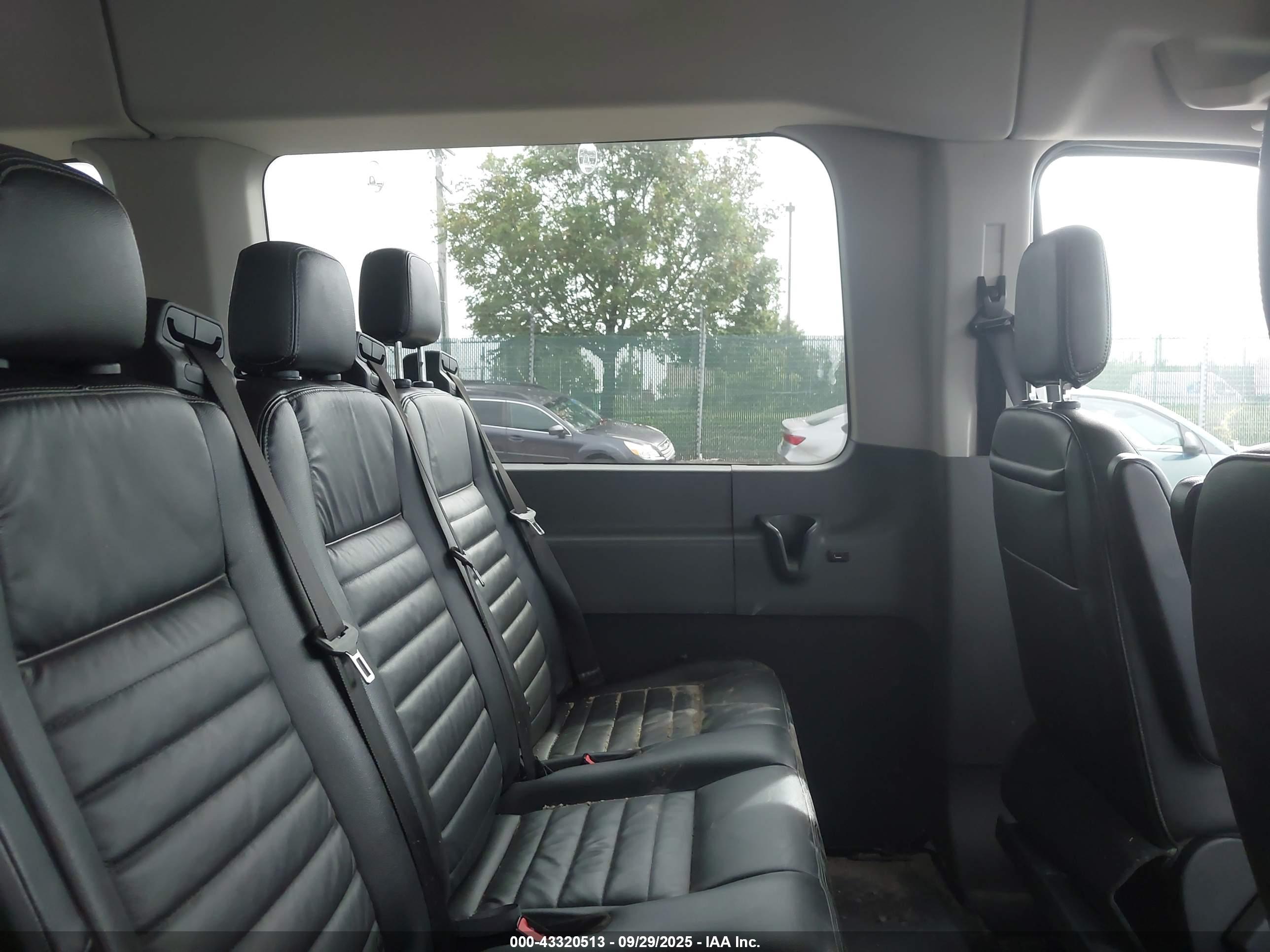 FORD TRANSIT-350 image 8