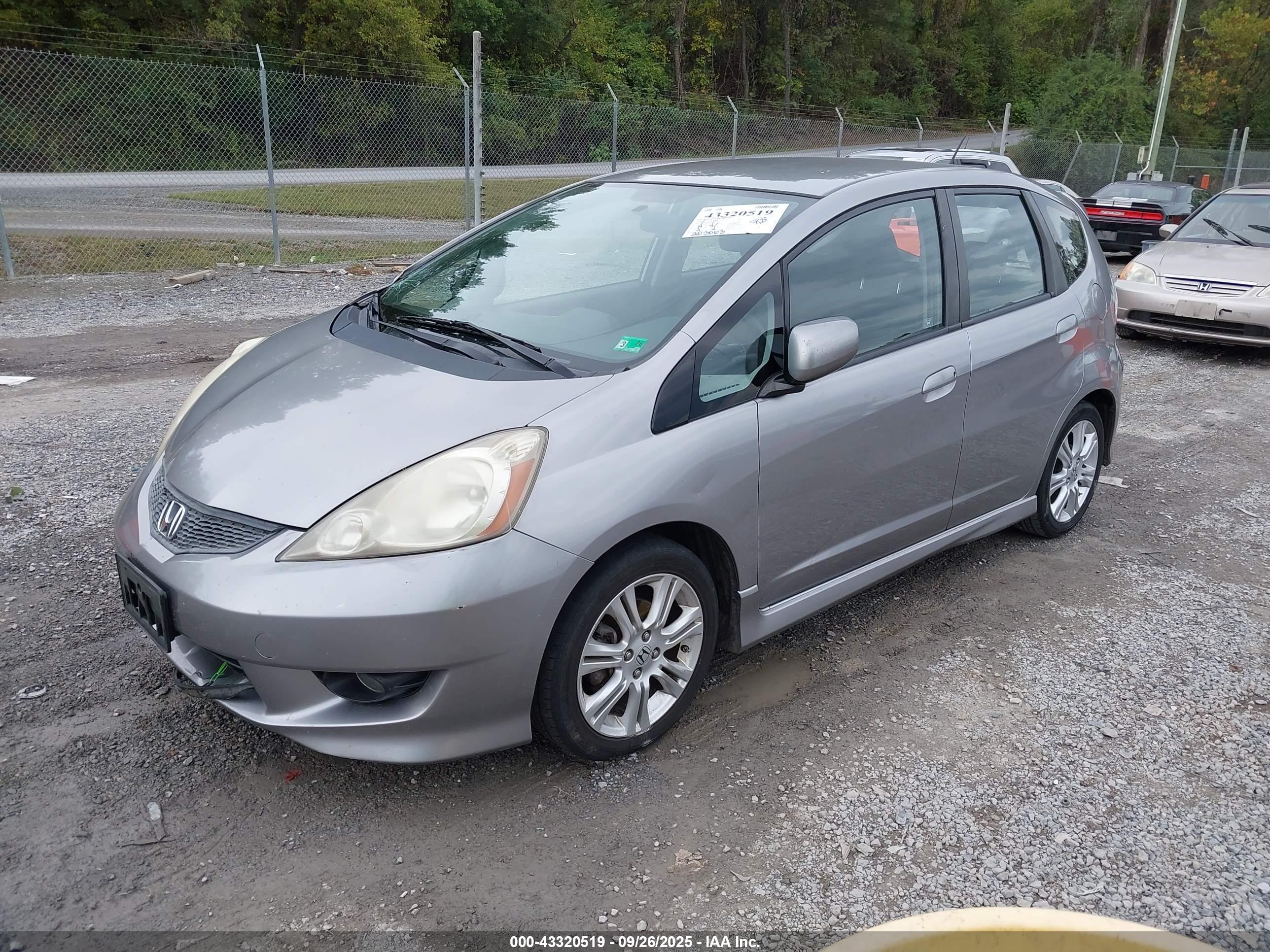 HONDA FIT image 2