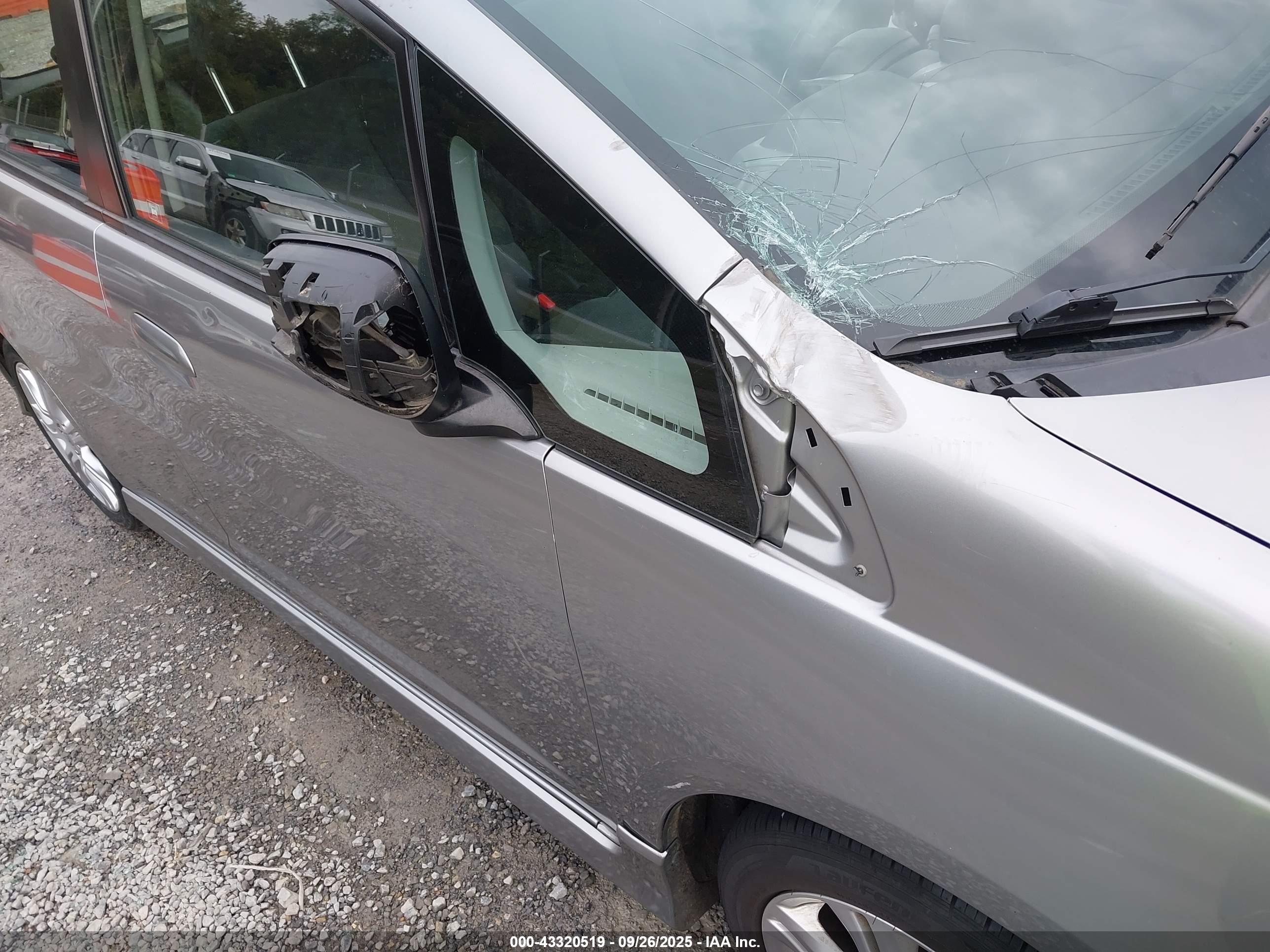 HONDA FIT image 6