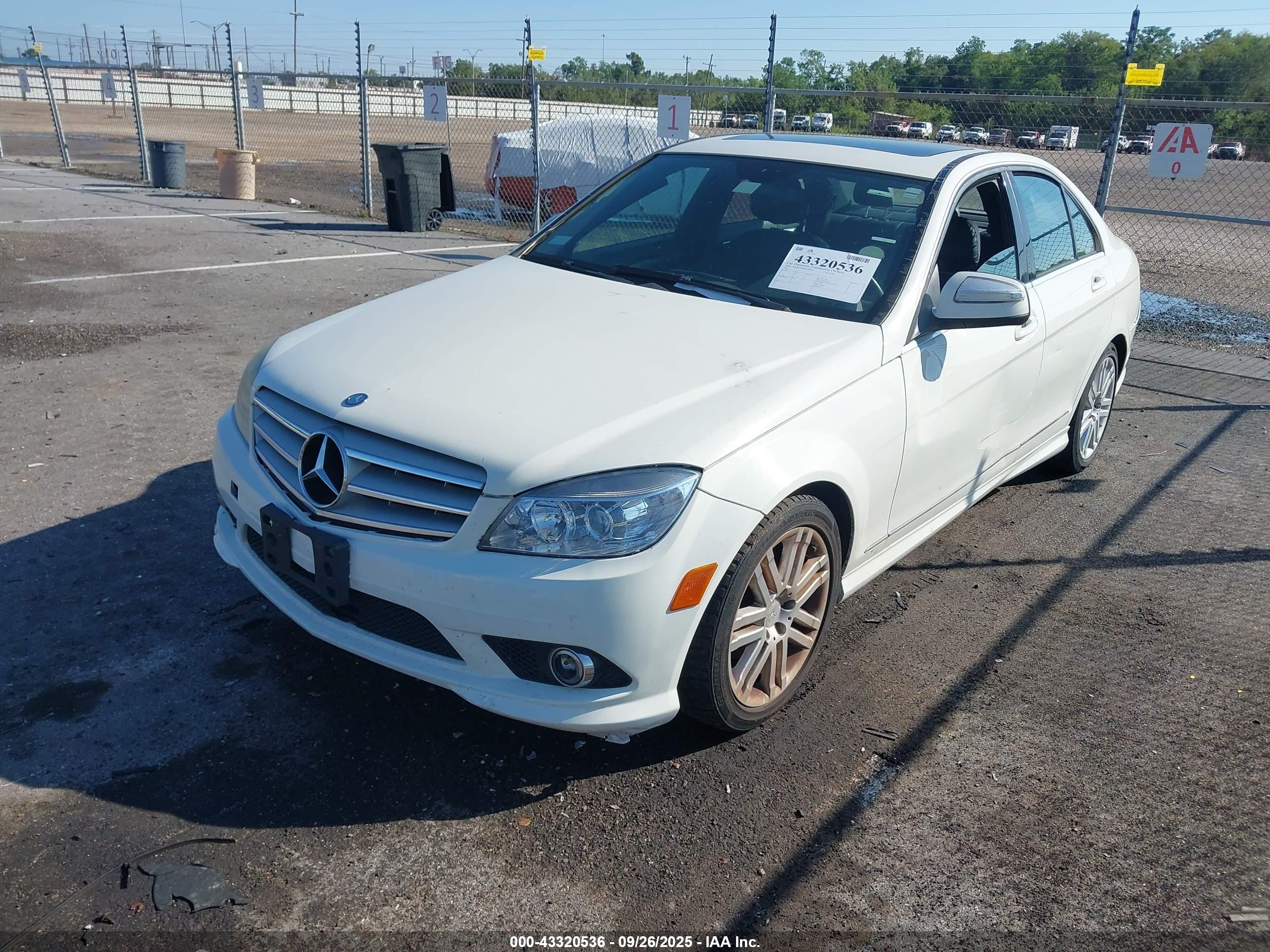 MERCEDES-BENZ C image 2