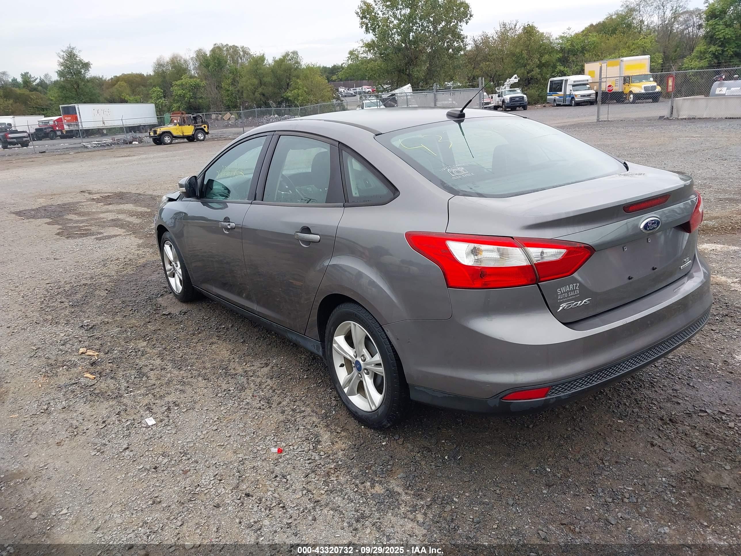 FORD FOCUS image 3